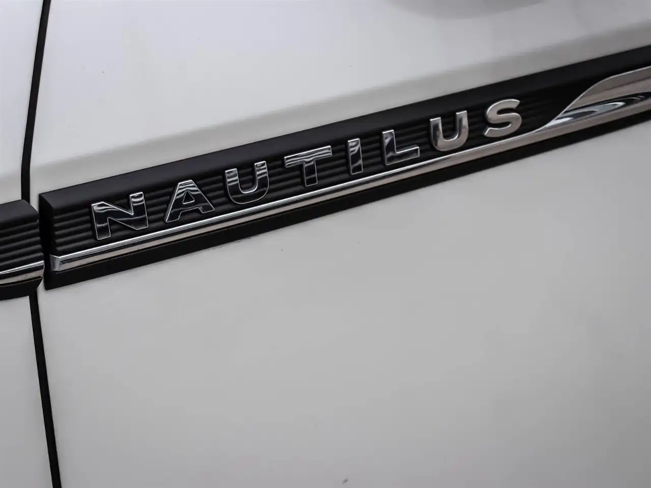 Lincoln Nautilus снимка Lincoln Nautilus