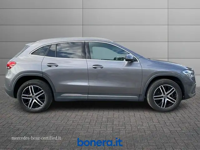 Mercedes-Benz GLA view 6
