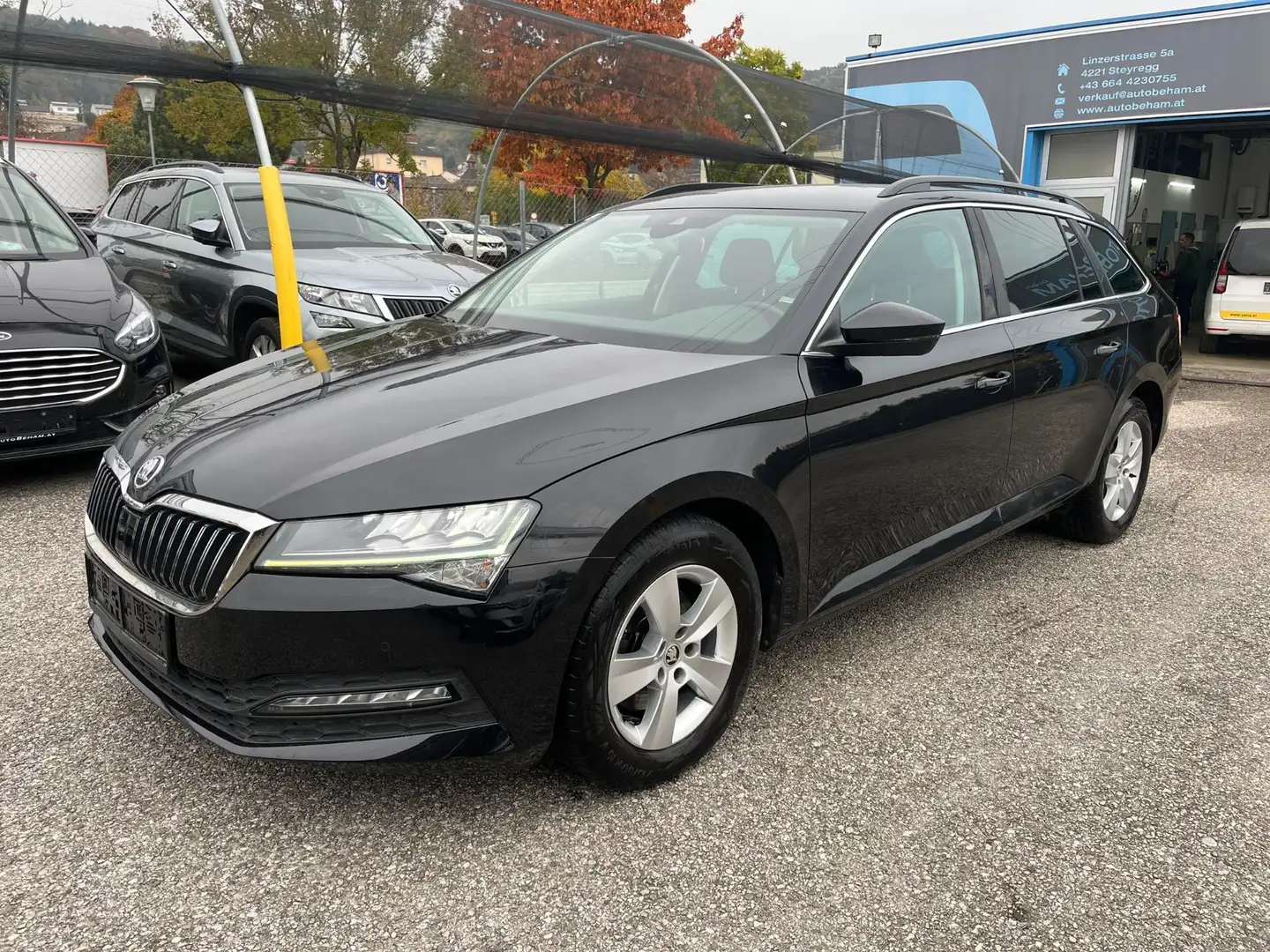 Skoda Superb Kombi 2,0 TDI Ambition Navi-LED-Standheizung Schwarz - 1