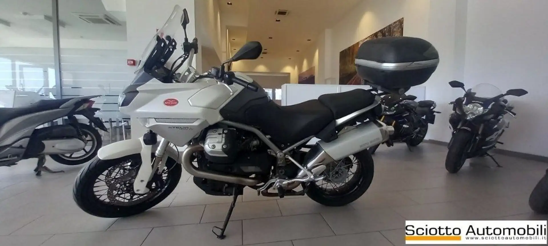 Moto Guzzi Stelvio 1200 . White - 2
