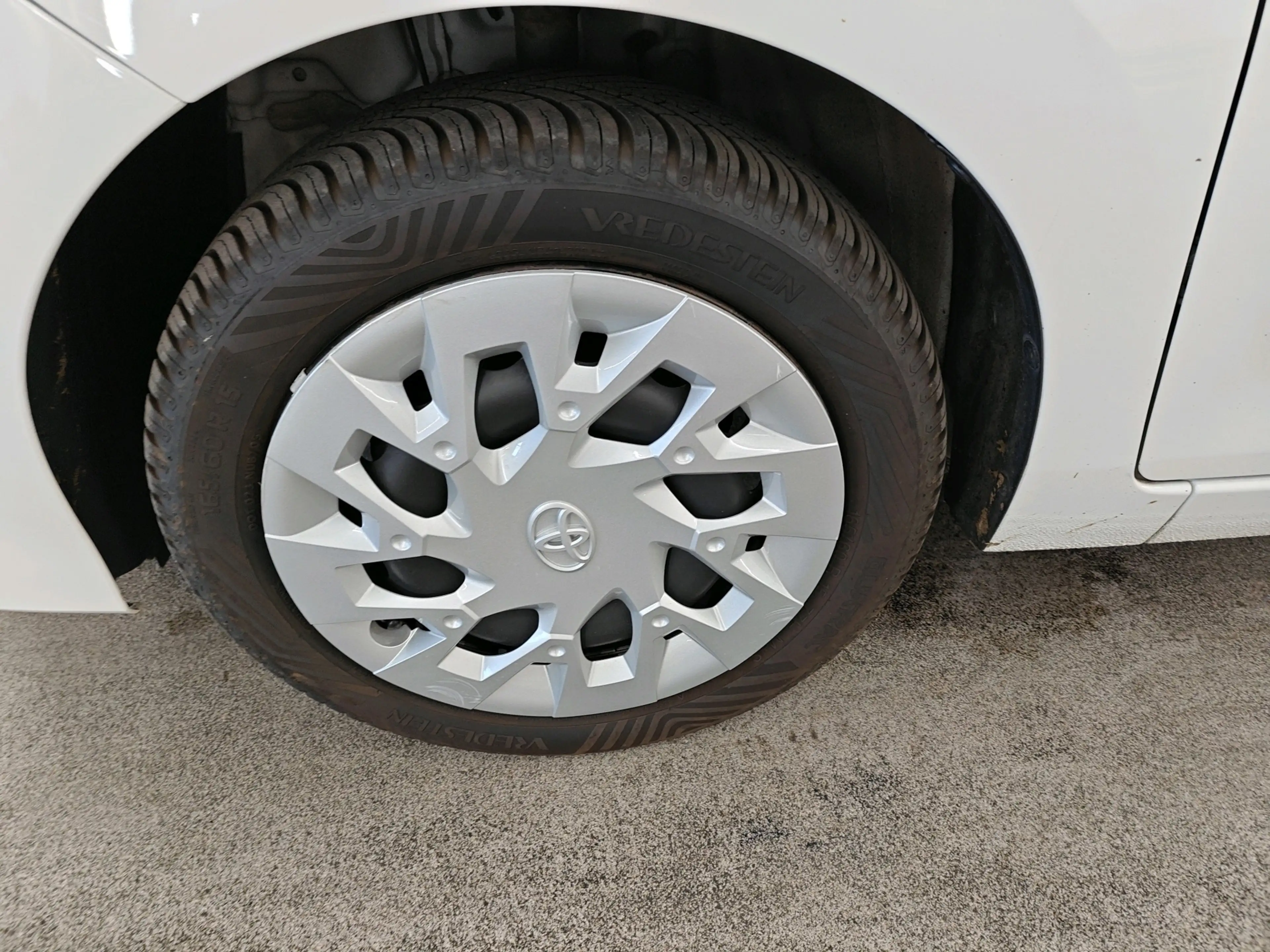 Toyota Aygo 1.0 VVT-i 72pk x-play | Navigatie via Apple CarPla — photo 15