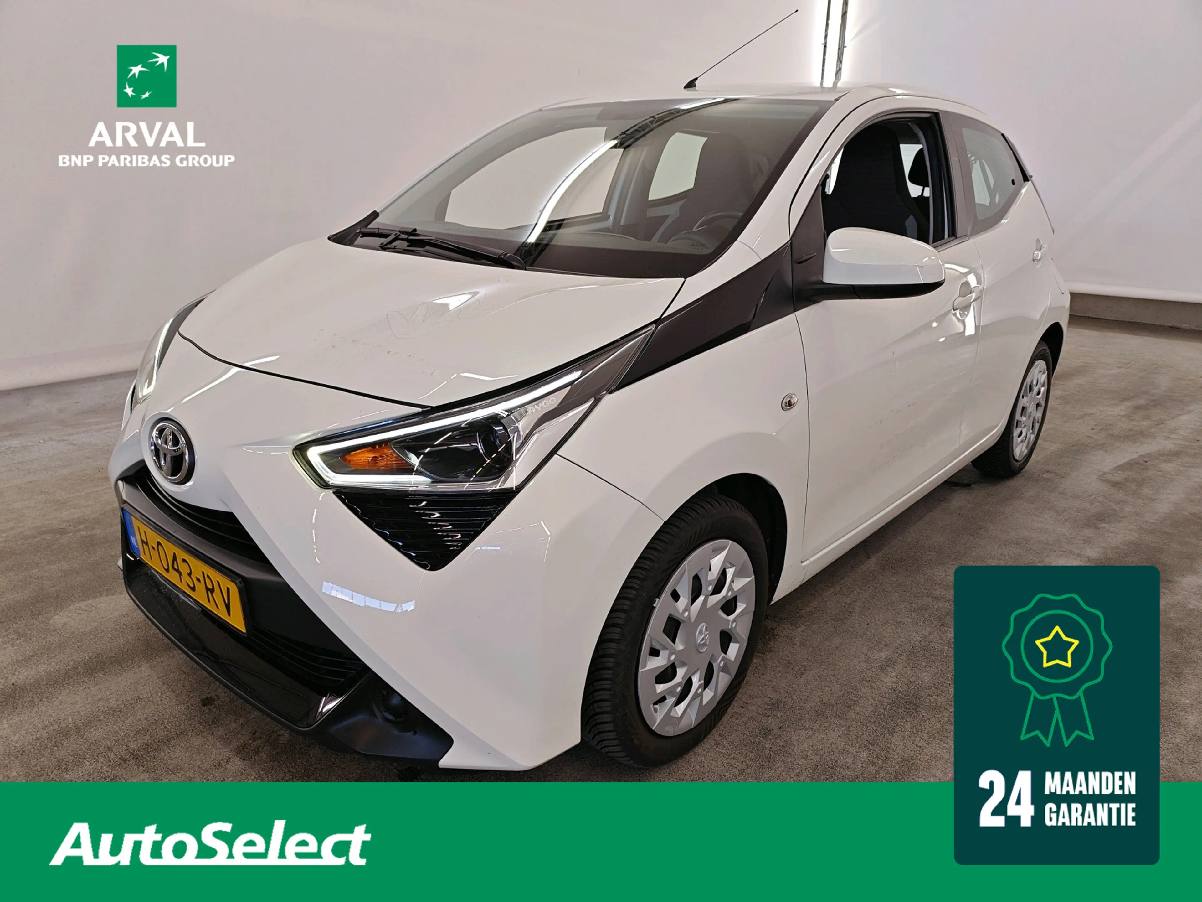 Toyota Aygo 1.0 VVT-i 72pk x-play | Navigatie via Apple CarPla