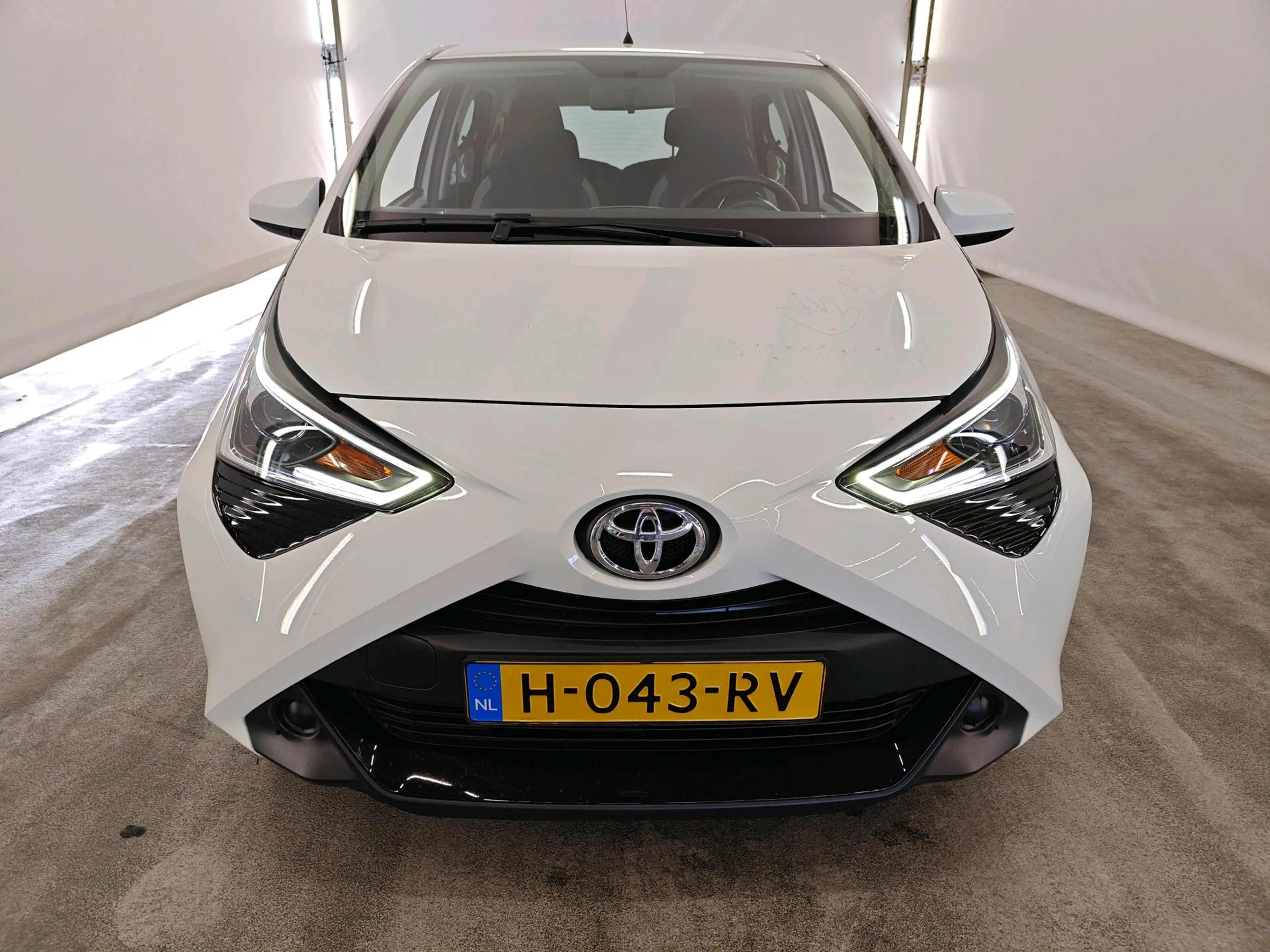 Toyota Aygo 1.0 VVT-i 72pk x-play | Navigatie via Apple CarPla — photo 16