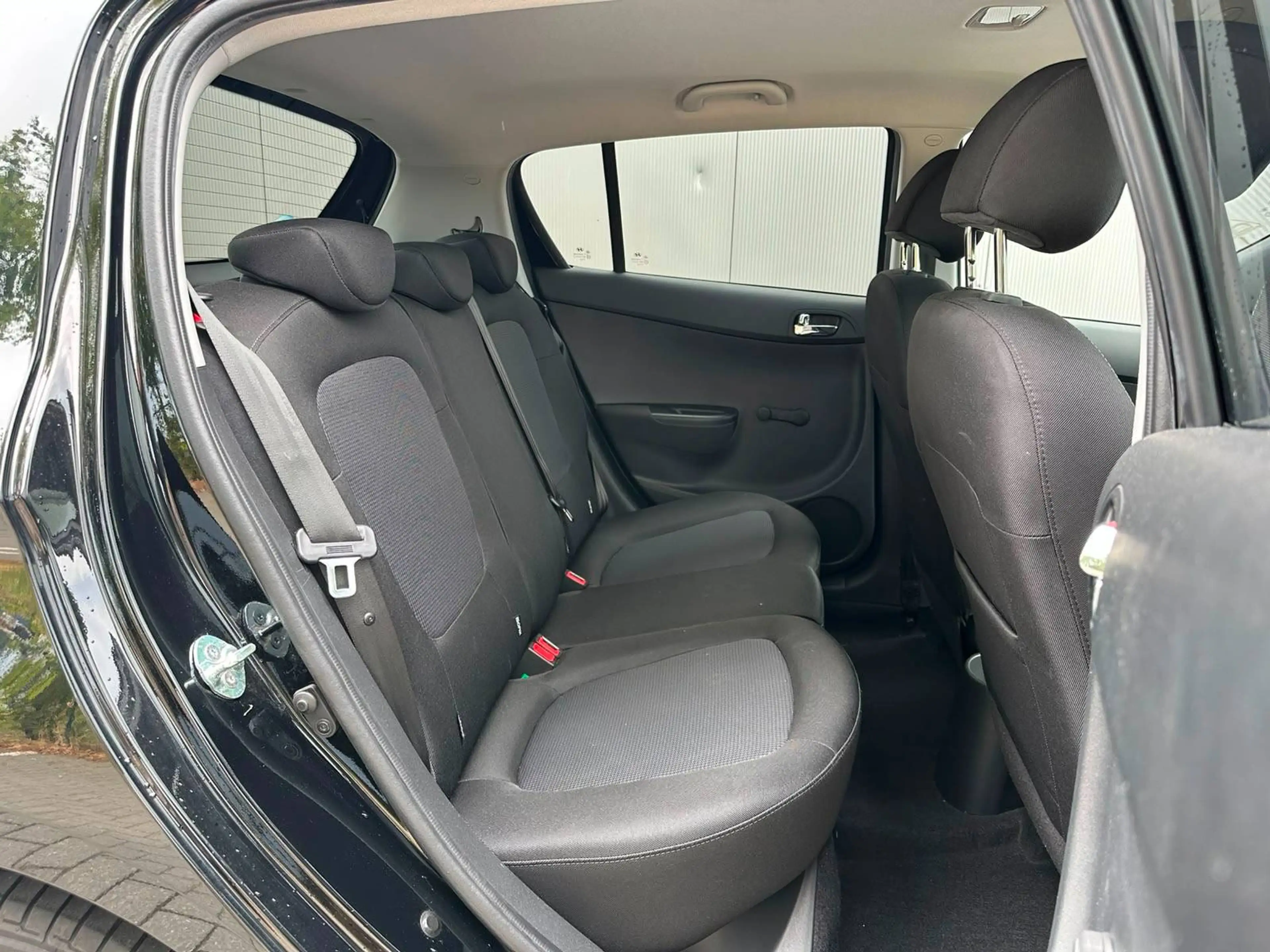 Hyundai i20 automaat/airco/cruise controle — photo 12
