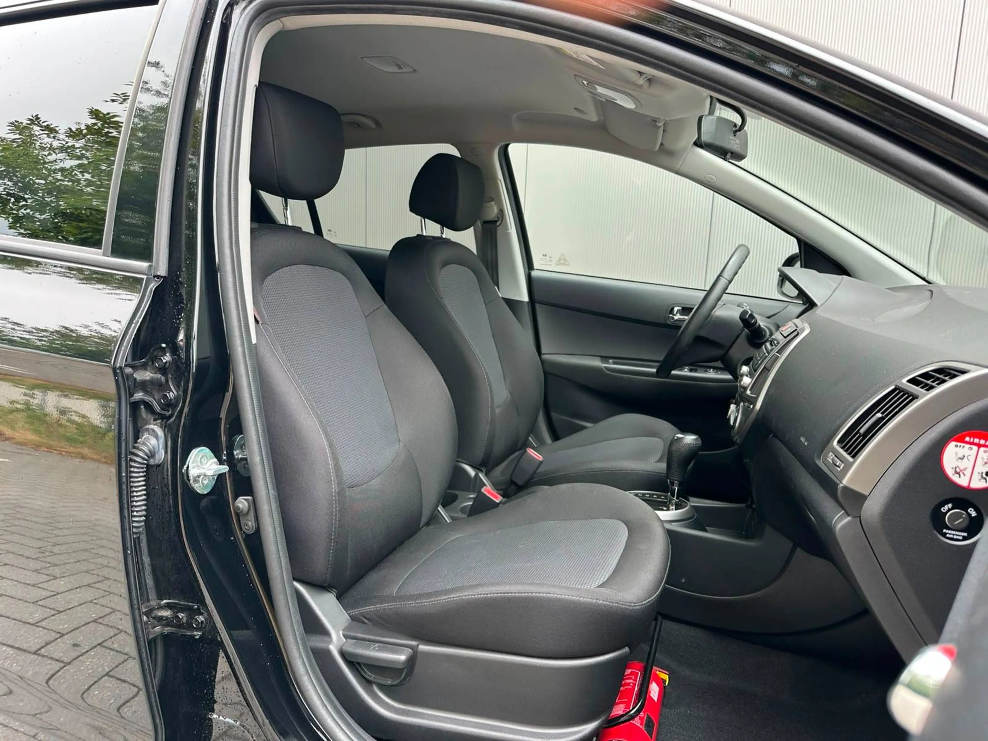 Hyundai i20 automaat/airco/cruise controle — photo 9