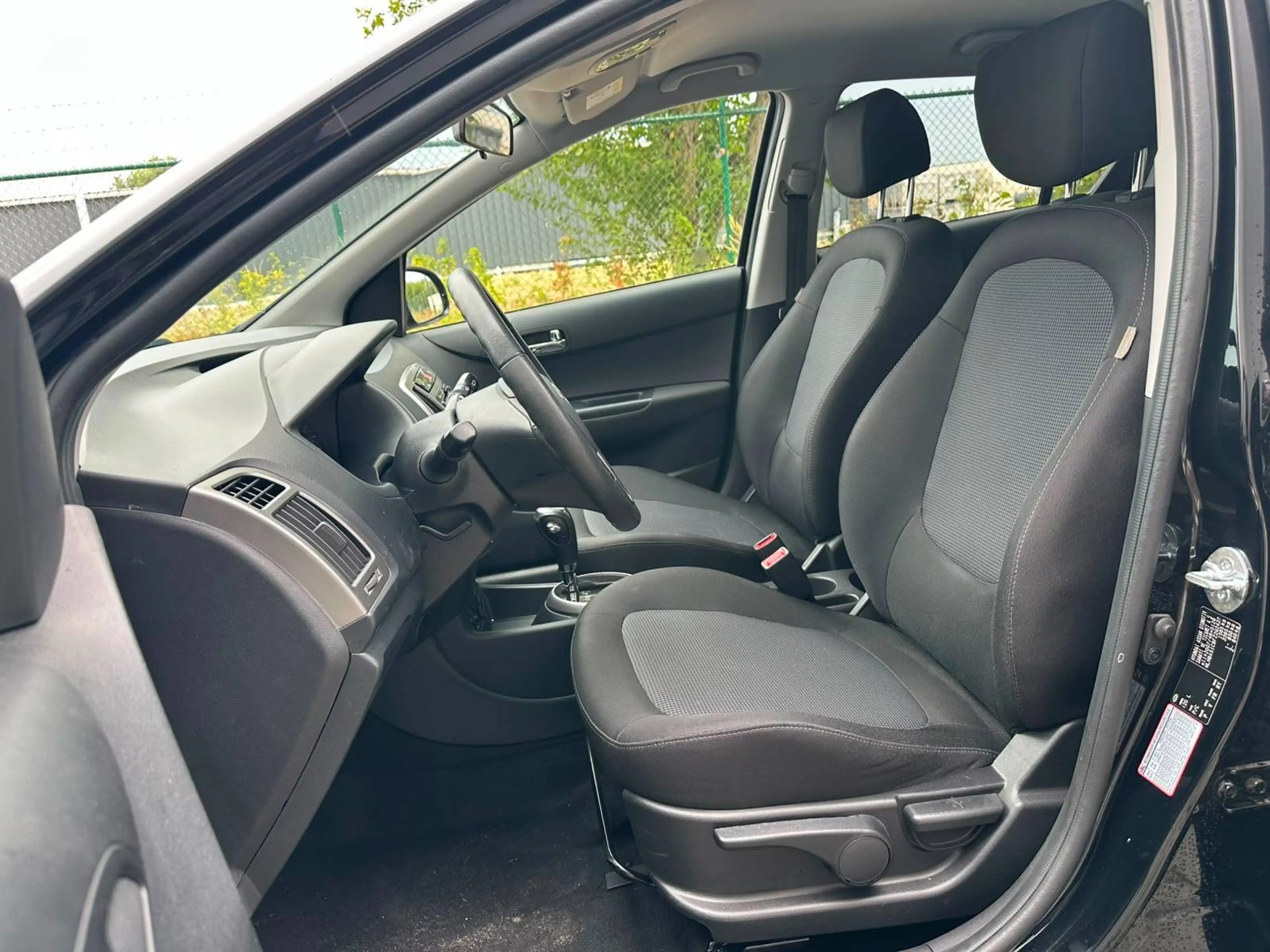 Hyundai i20 automaat/airco/cruise controle — photo 11