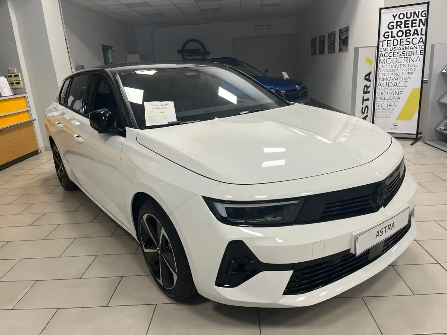 Opel Astra Sports Tourer 1.5 GS s&s 130cv at8 Argento - 1