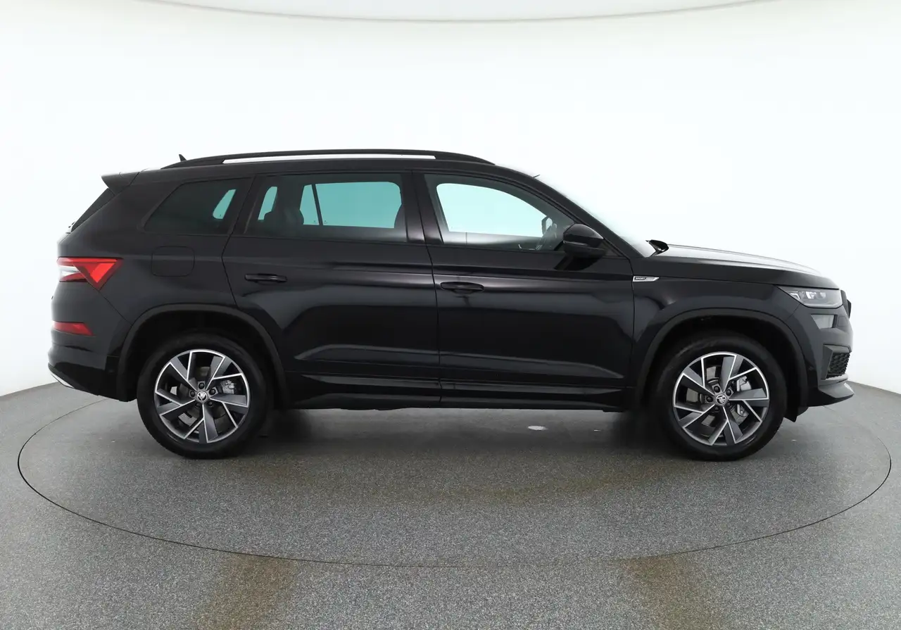 Skoda Kodiaq 2.0 TDI DSG Sportline 4x4 7-Sitzer AHK, миниатюра 6