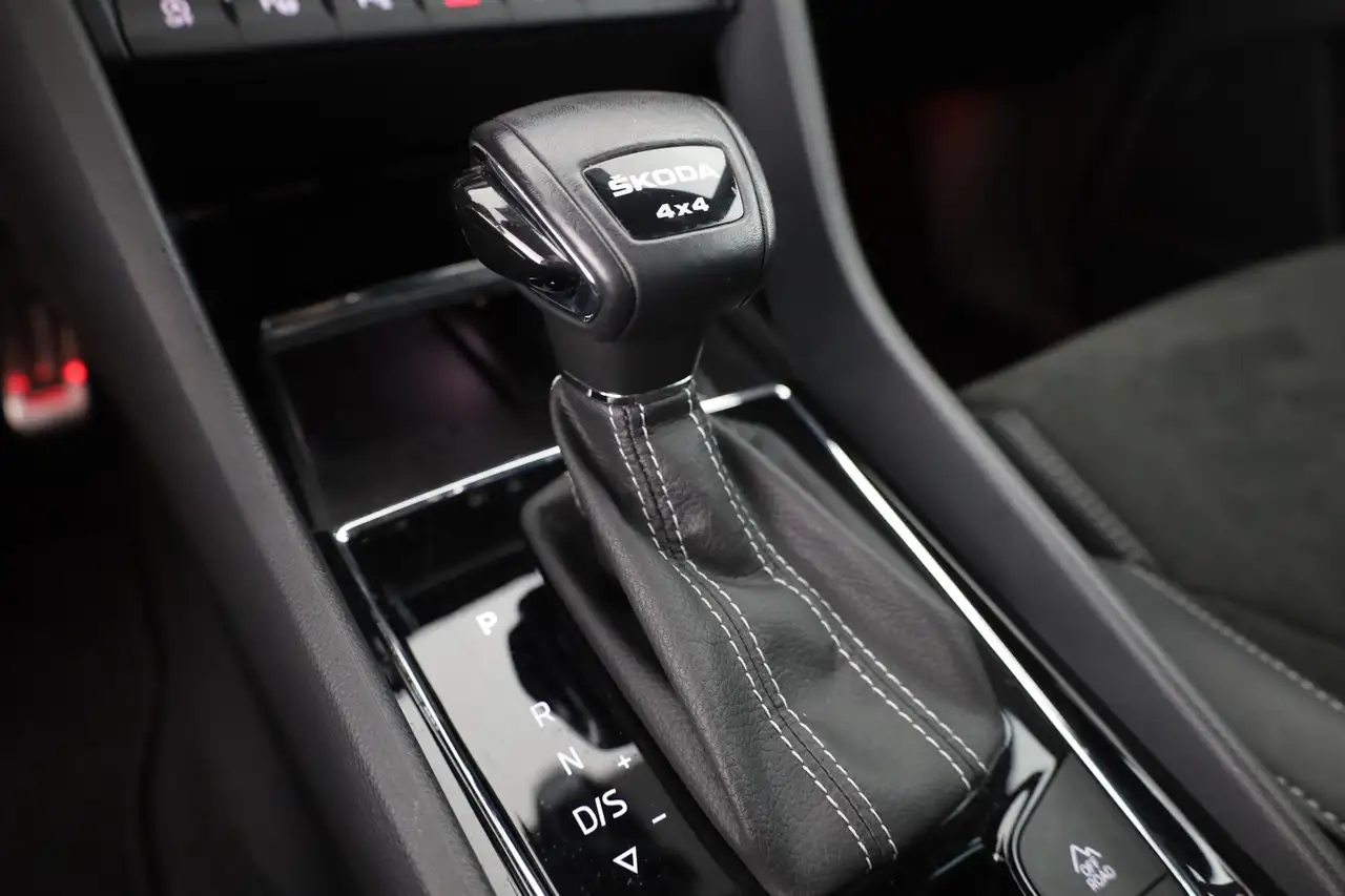Skoda Kodiaq 2.0 TDI DSG Sportline 4x4 7-Sitzer AHK, миниатюра 14