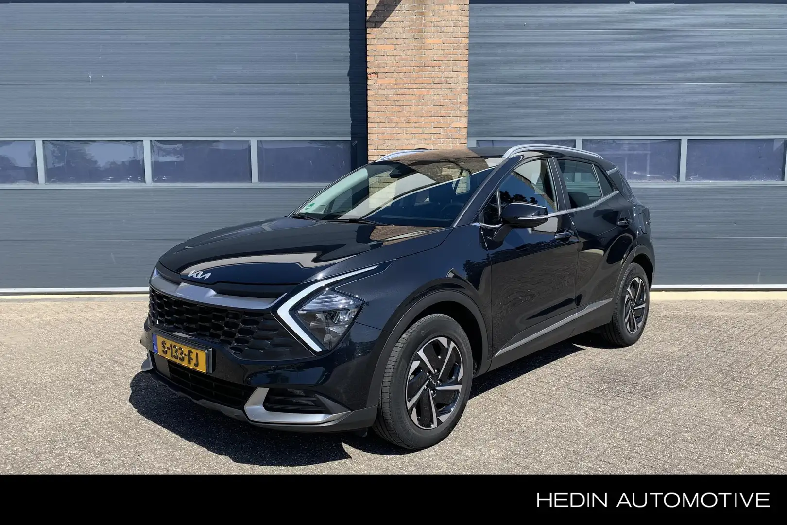 Kia Sportage 1.6 T-GDi Hybrid DynamicLine | Navigatie | Camera Zwart - 1