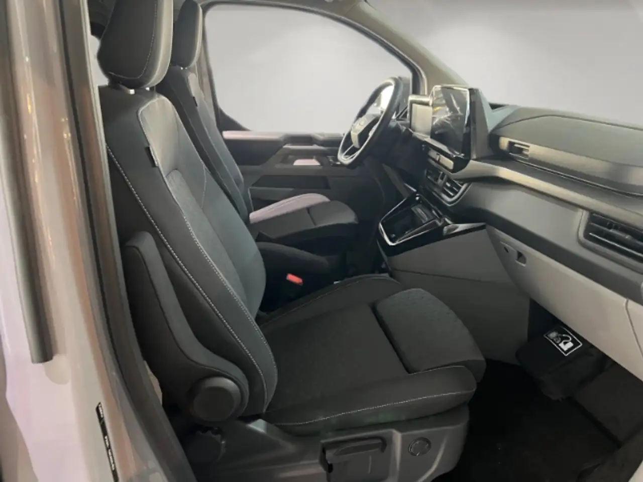 Ford Transit Custom Nugget 320 L1 Titanium Aufstelldach Westfalia Navi 14