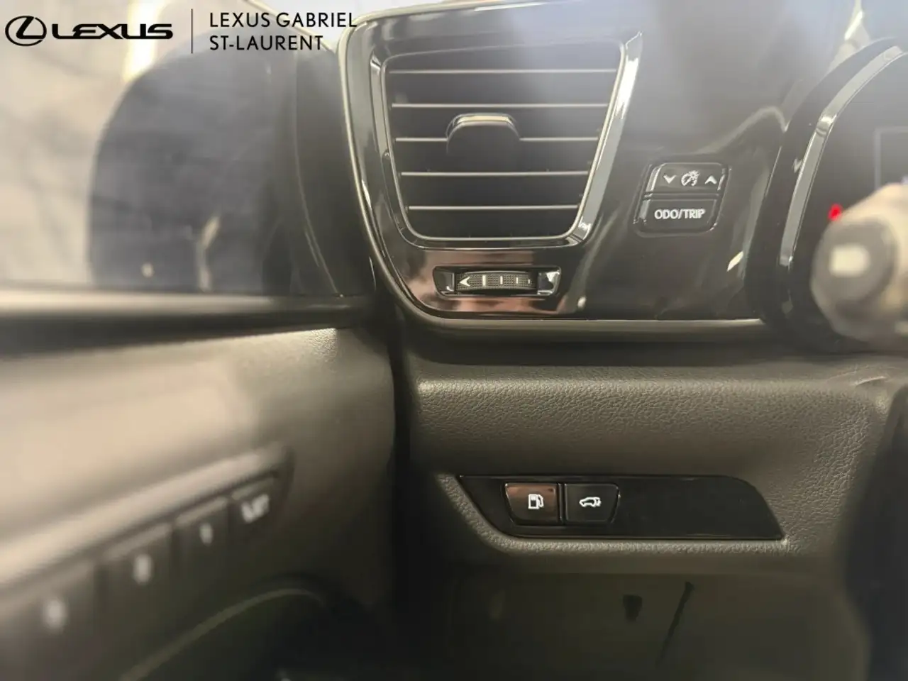 Lexus NX снимка Lexus NX