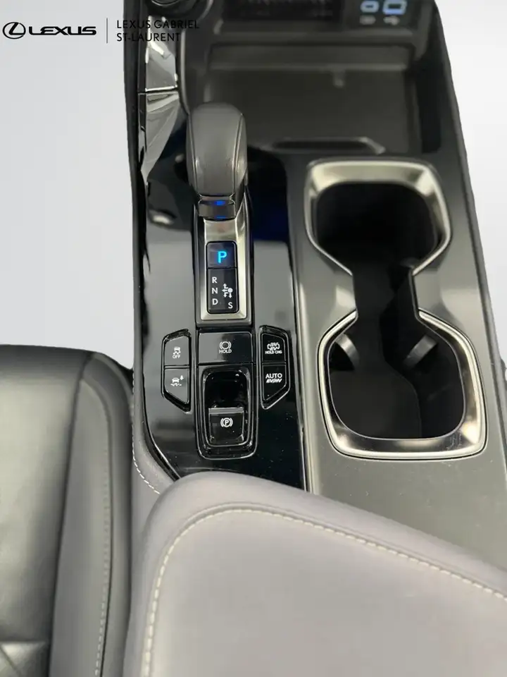 Lexus NX снимка Lexus NX