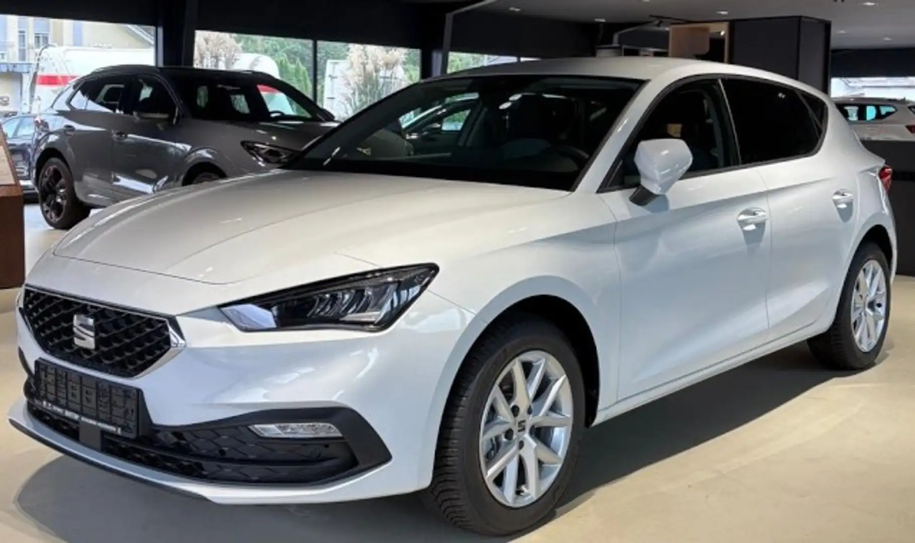 SEAT Leon 1.5 eTSI 7-Gang-DSG Klima Navi Sitzheizung Weiß - 1