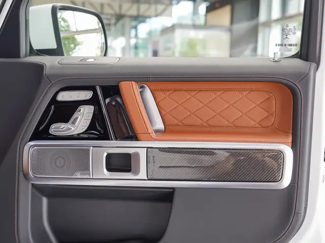 Mercedes-Benz G-Class view 13