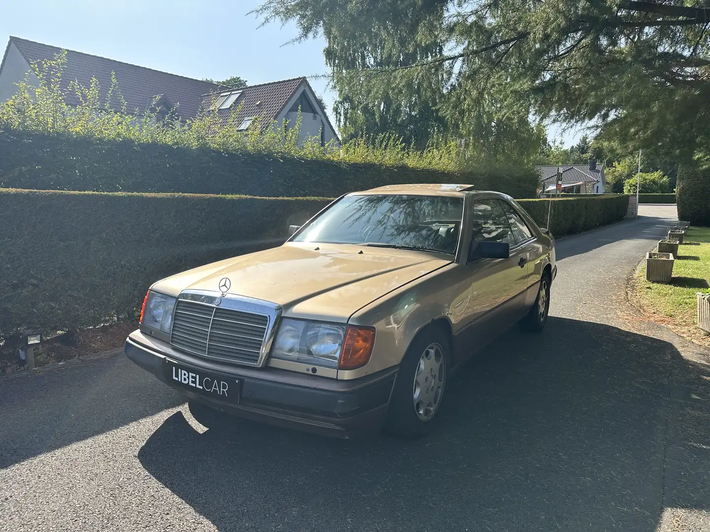 Mercedes-Benz CE 300 *Full* *AUTOMATIQUE* *TOIT OUVRANT* *CUIR* *AIRCO* Bronzová - 1