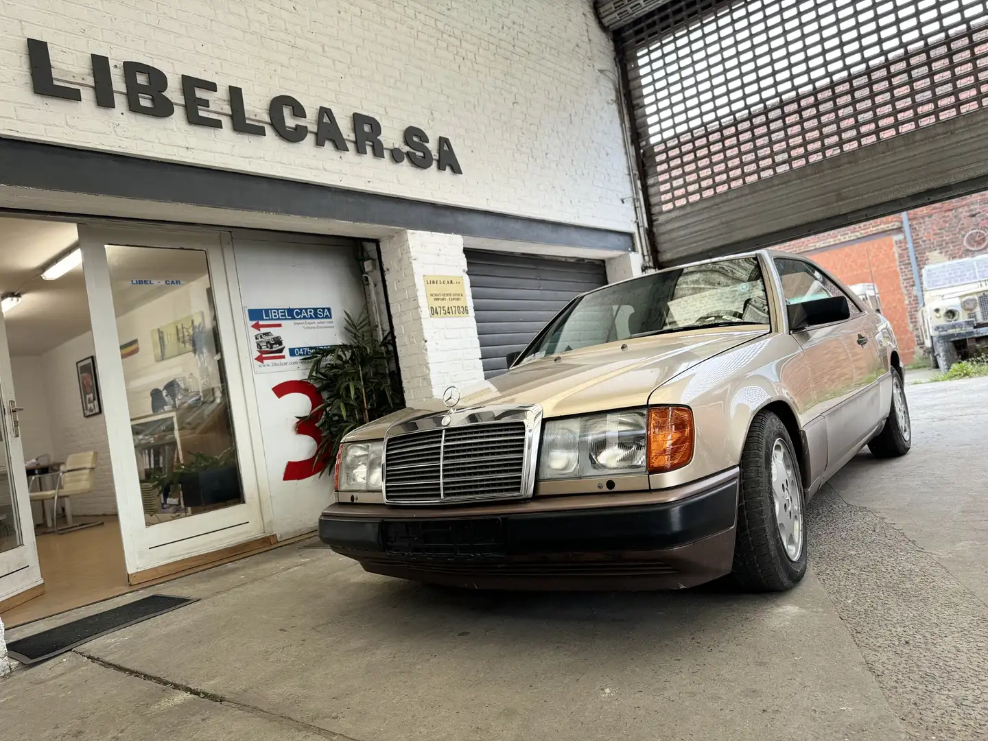 Mercedes-Benz CE 300 *Full Options* *Automatique* *Toit Ouvrant* *Cuir* Bronz - 1