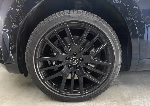 Maserati Levante view 15