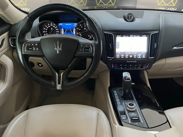 Maserati Levante view 12