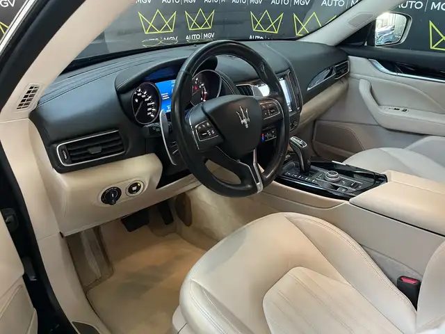 Maserati Levante view 8