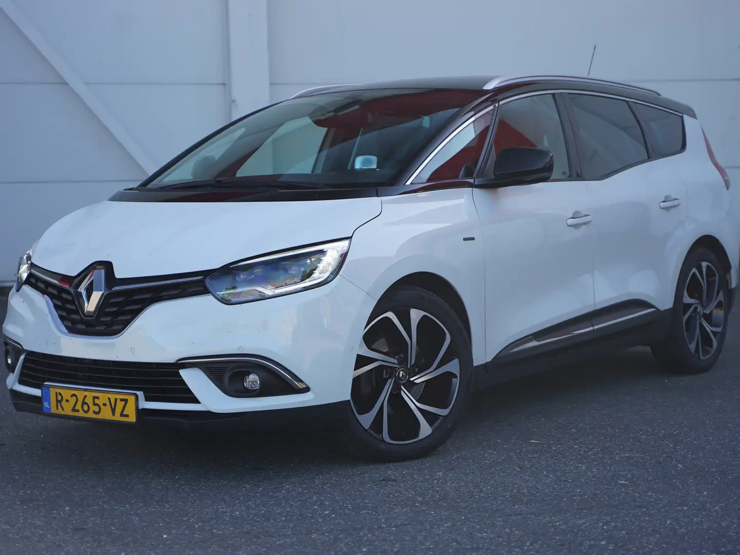 Renault Scenic 140pk AUT7 PANO LED NW. DISTR. APK 2027 Wit - 1