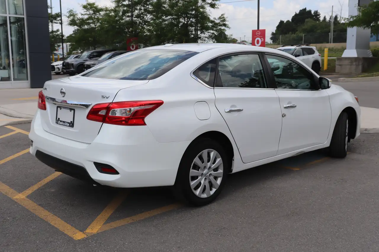 Nissan Sentra fotografie Nissan Sentra