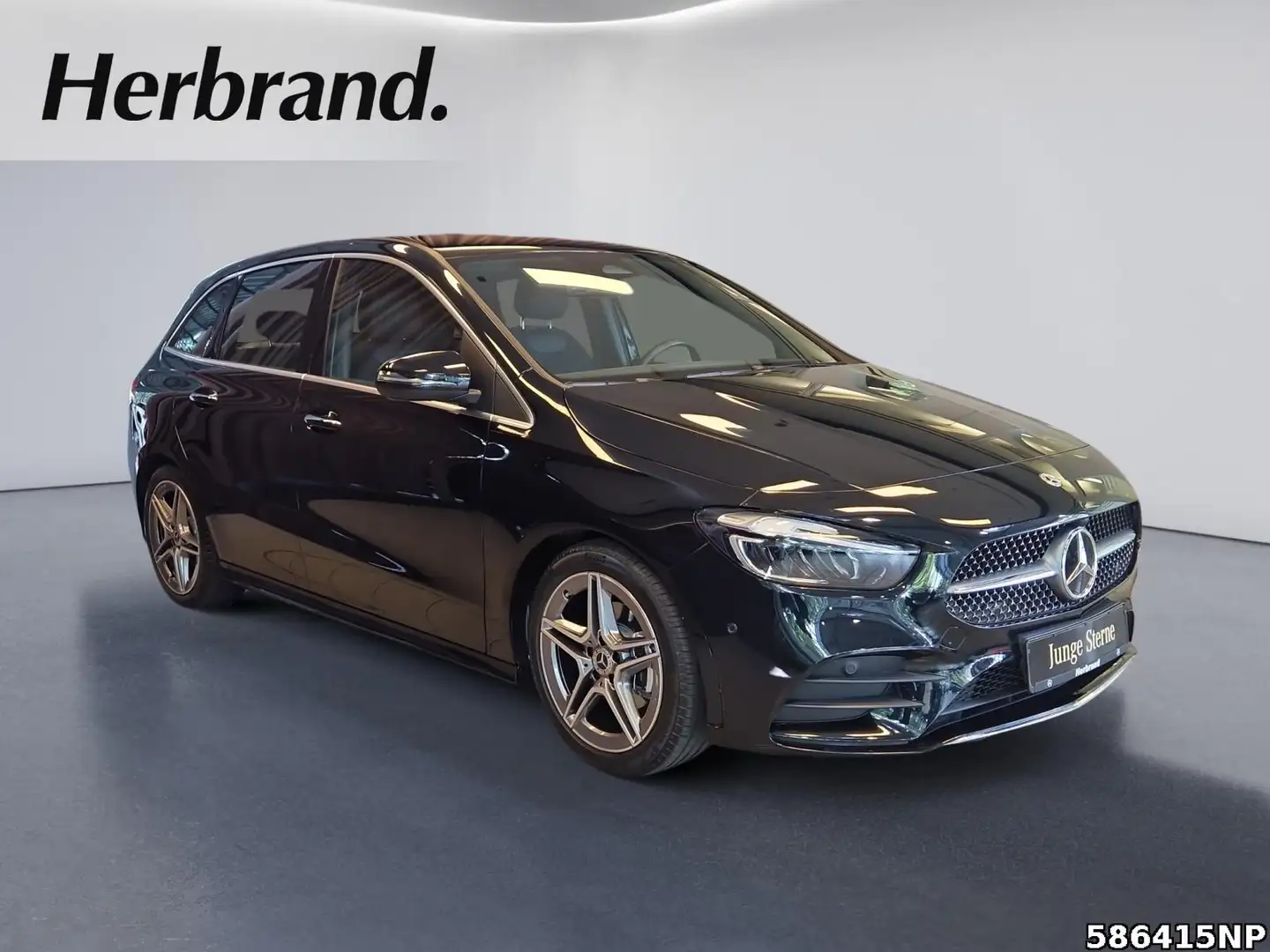 Mercedes-Benz B 180 AMG Line LED Kamera Keyless Ambiente 18"LM Schwarz - 2