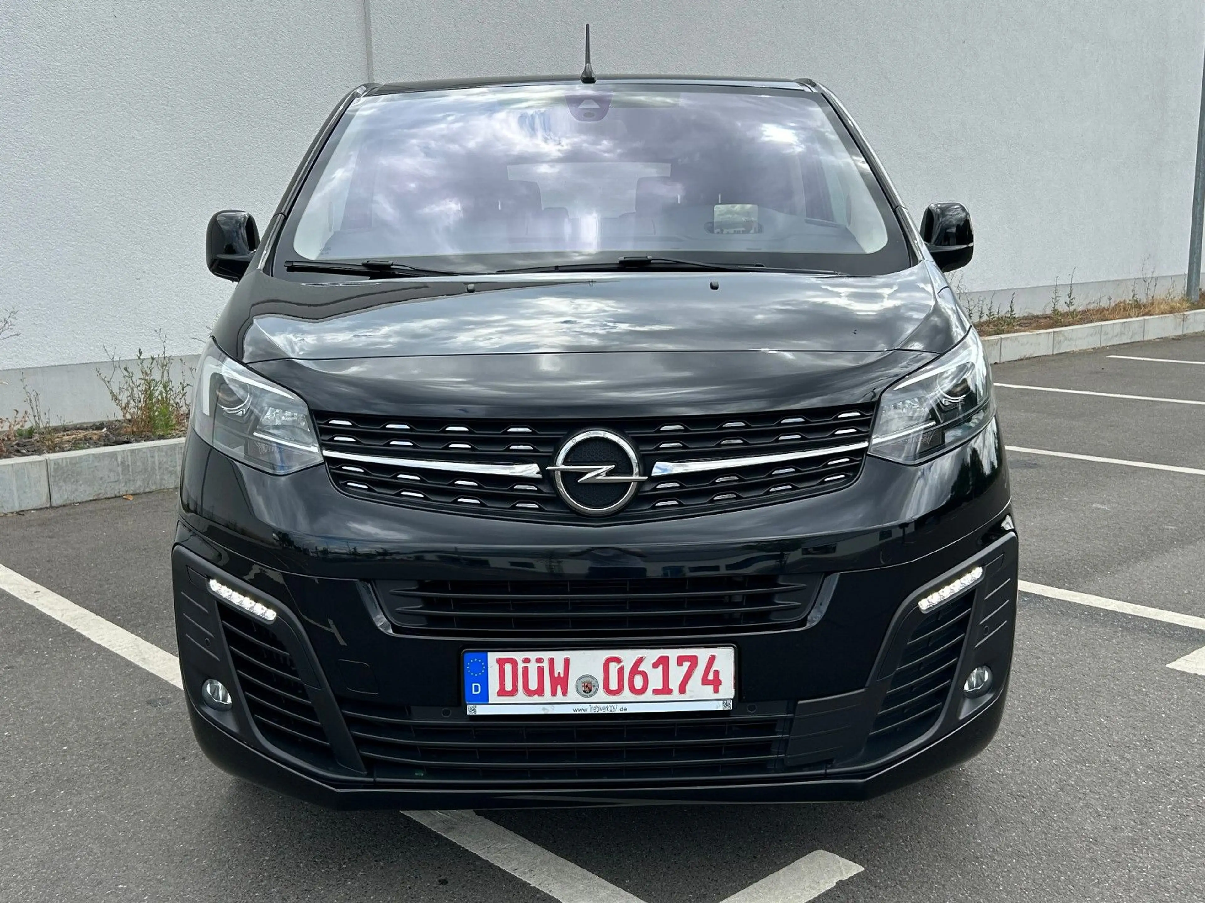 Opel Zafira Life Tourer M *6 Sitzer* — photo 2