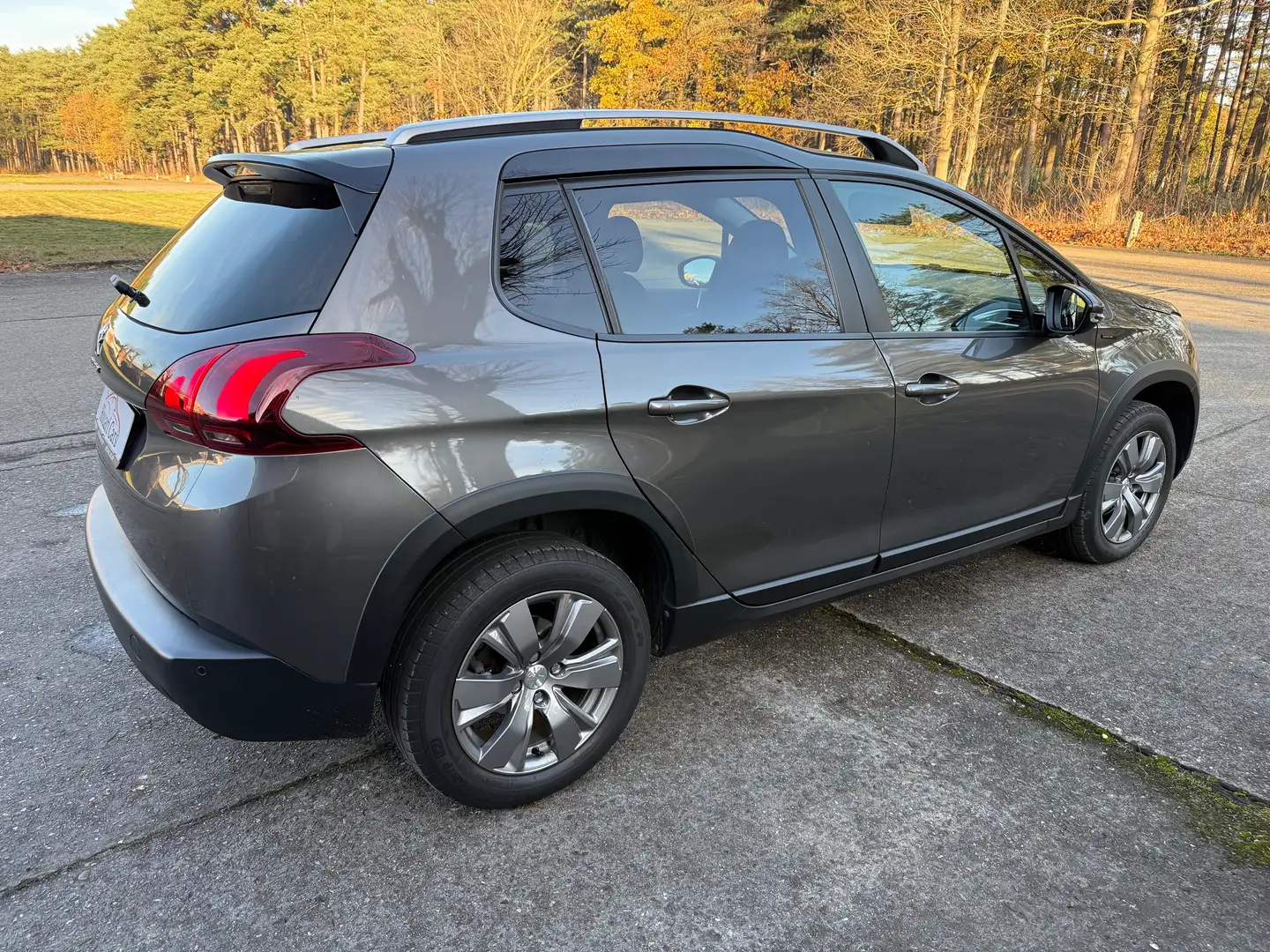 Peugeot 2008 2008 PureTech 82 Allure Vert - 2