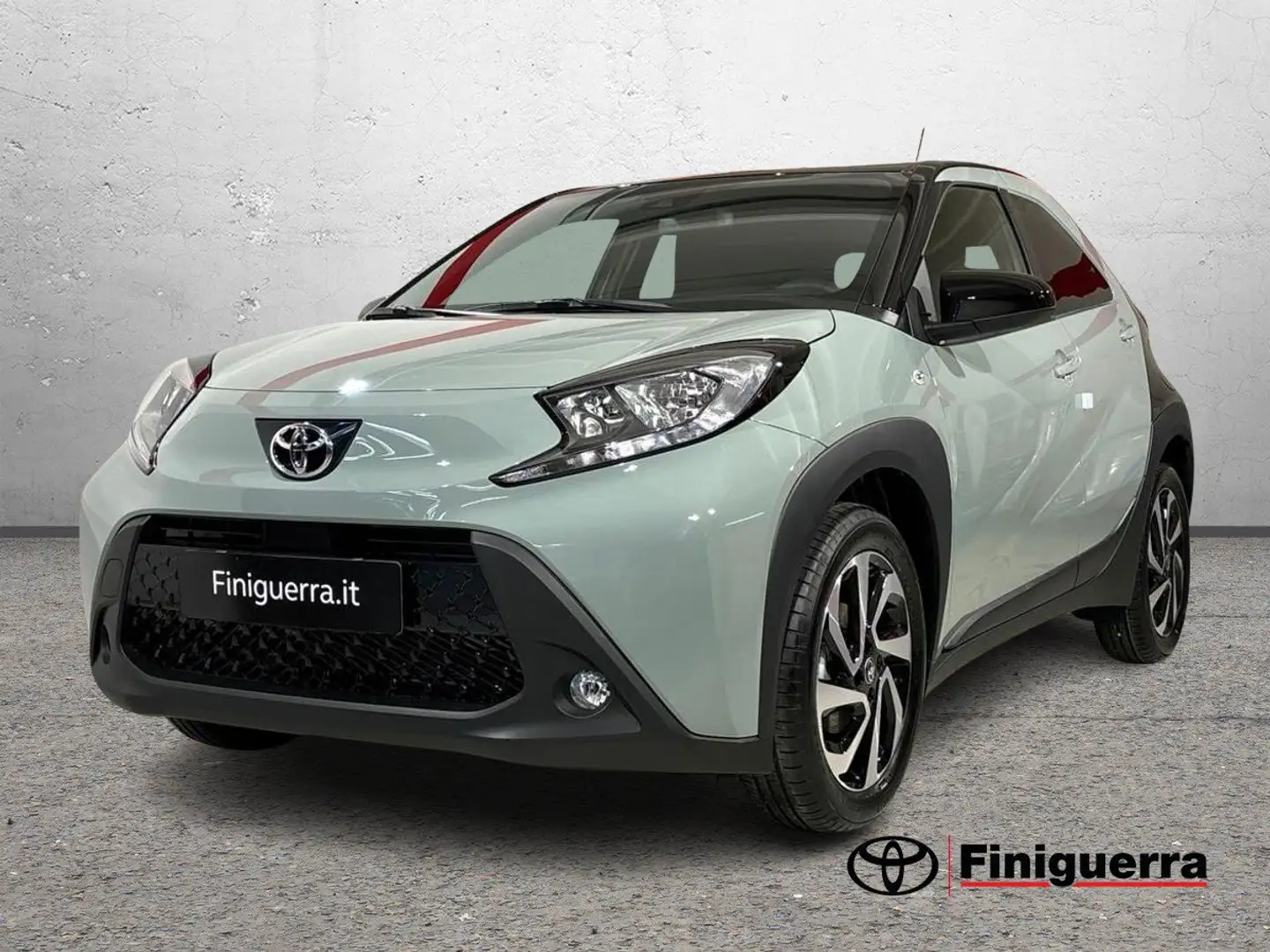 Toyota Aygo X 1.0 VVT-i 72 CV 5 porte Trend Verde - 1