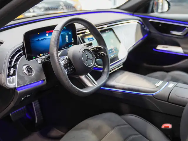 Mercedes-Benz E-Class view 16