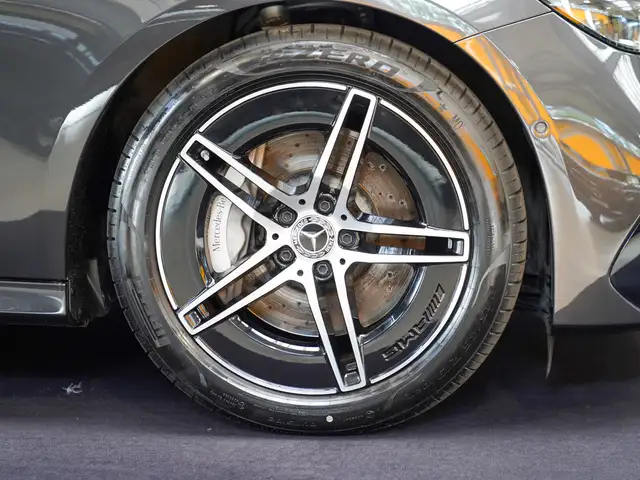 Mercedes-Benz E-Class view 2