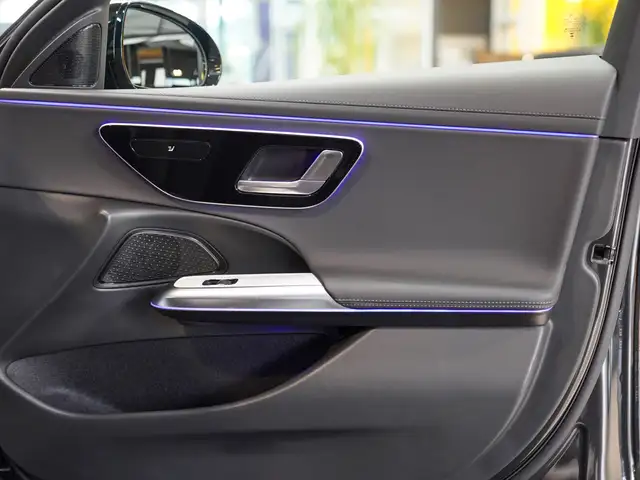 Mercedes-Benz E-Class view 11