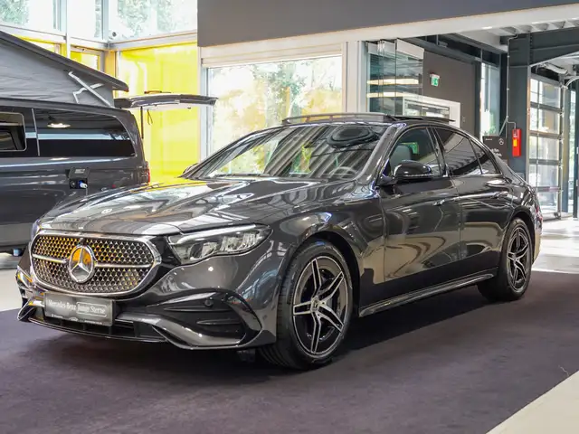 Mercedes-Benz E-Class view 6