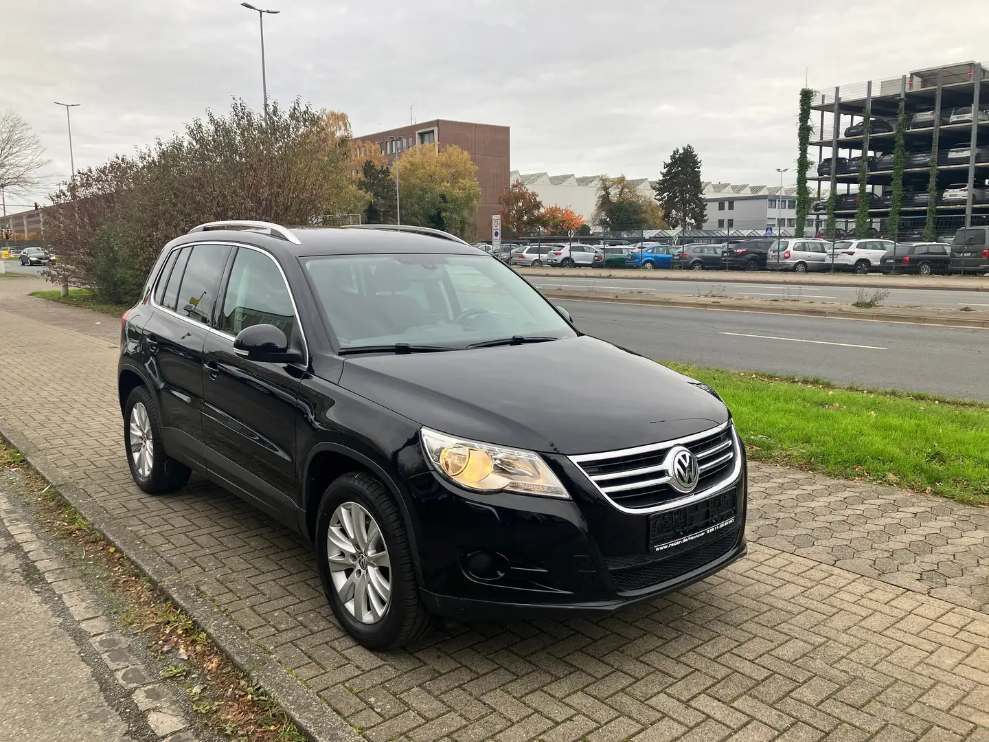 Volkswagen Tiguan 2.0 TDI  Sport & Style. Schwarz - 1