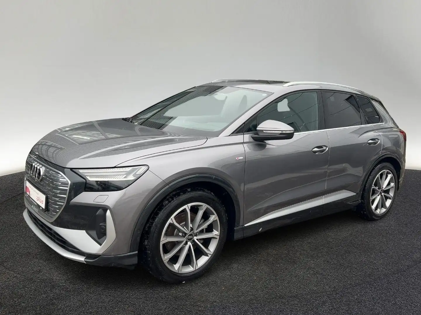 Audi Q4 e-tron 35 125 kW S line Matrix Navi AHK Grau - 2