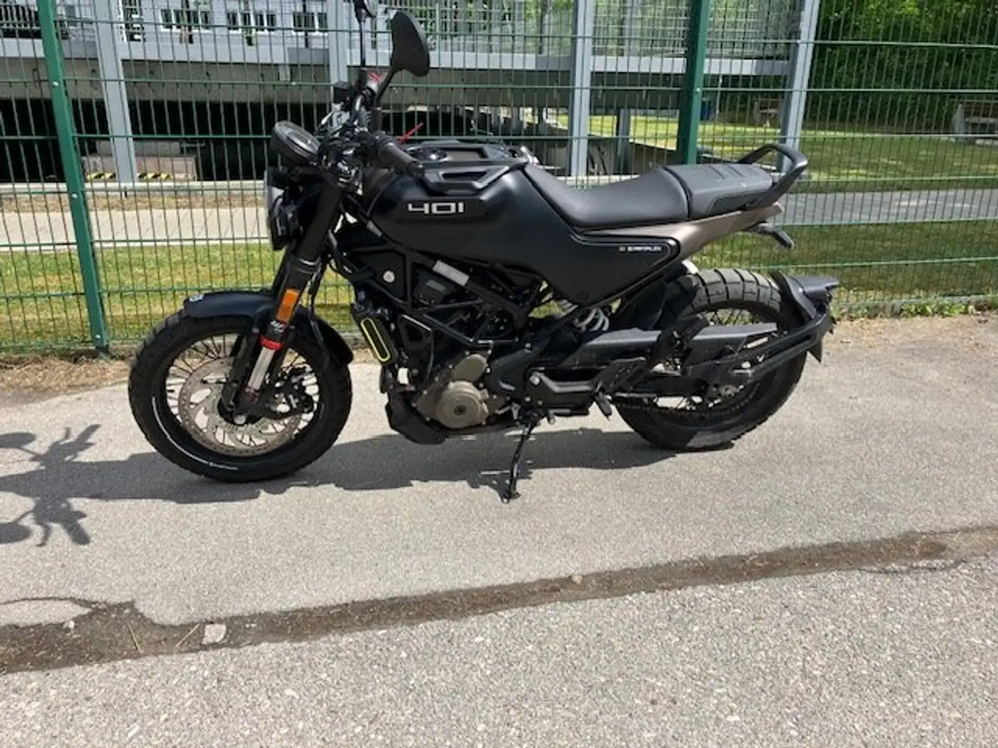 Husqvarna Svartpilen 401 Negru - 1