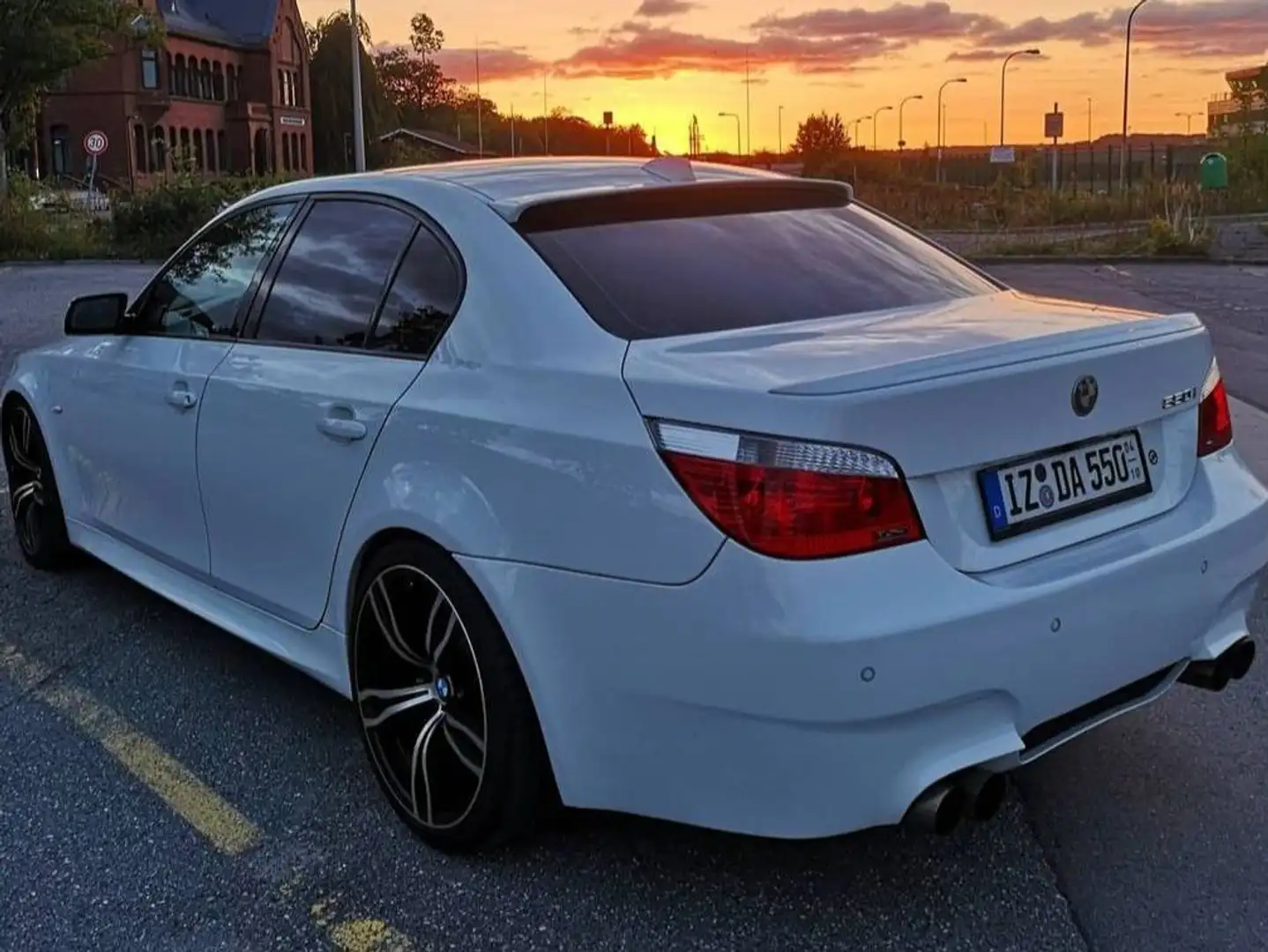 BMW 550 550i Aut. Белый - 1
