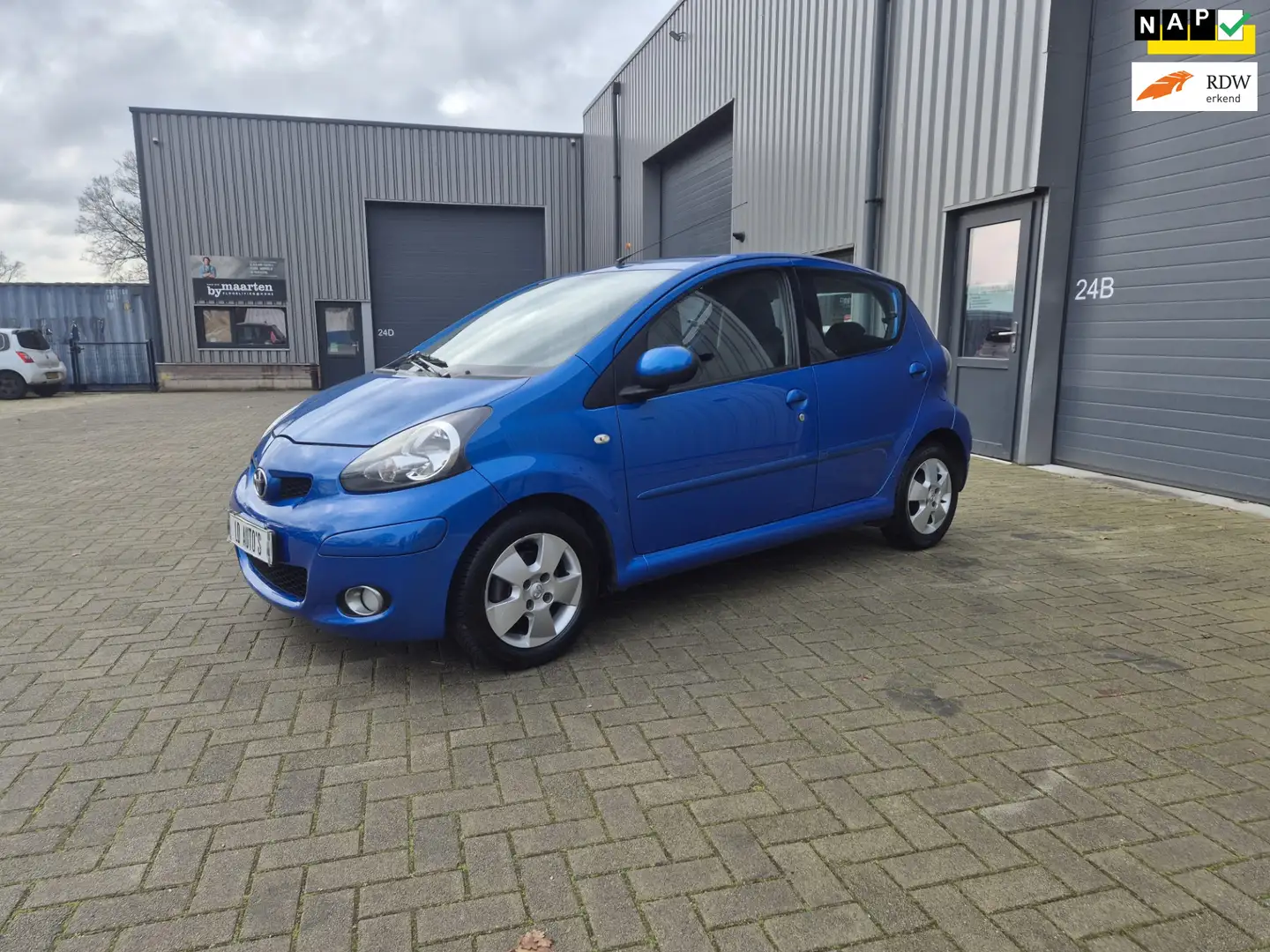 Toyota Aygo 1.0-12V Dynamic Blue 5-deurs TOP OCCASION Blau - 1
