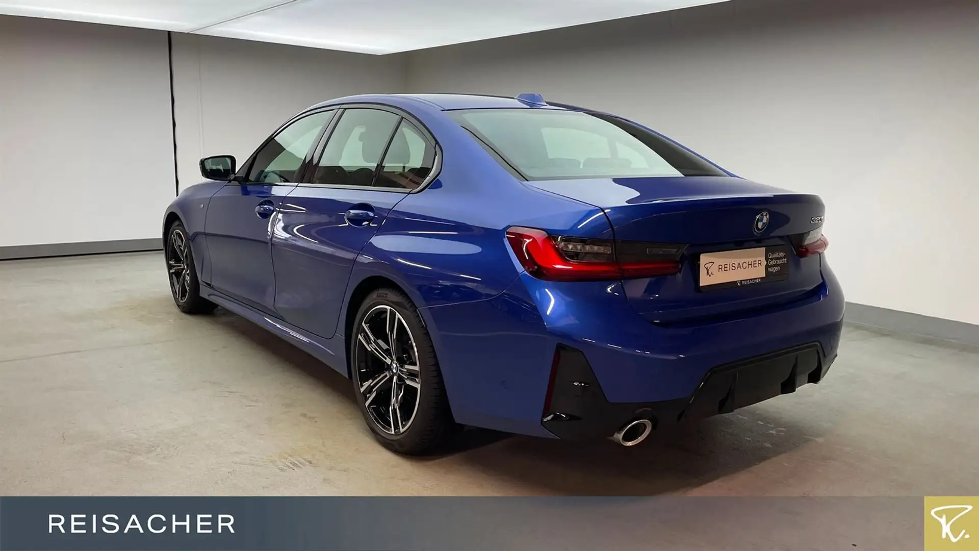 BMW 320 i A Lim M-Sport,Autom Blau - 2