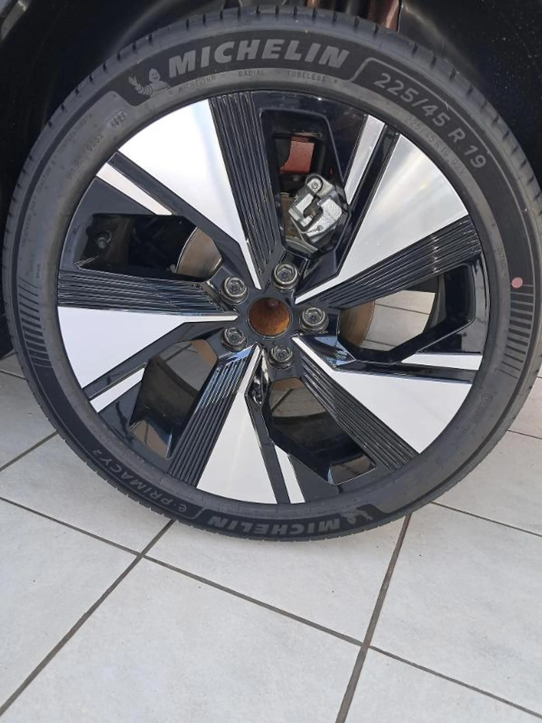 Mitsubishi Grandis Diamant Top 1.3 T-Benziner Hybrid7-DCT — photo 9