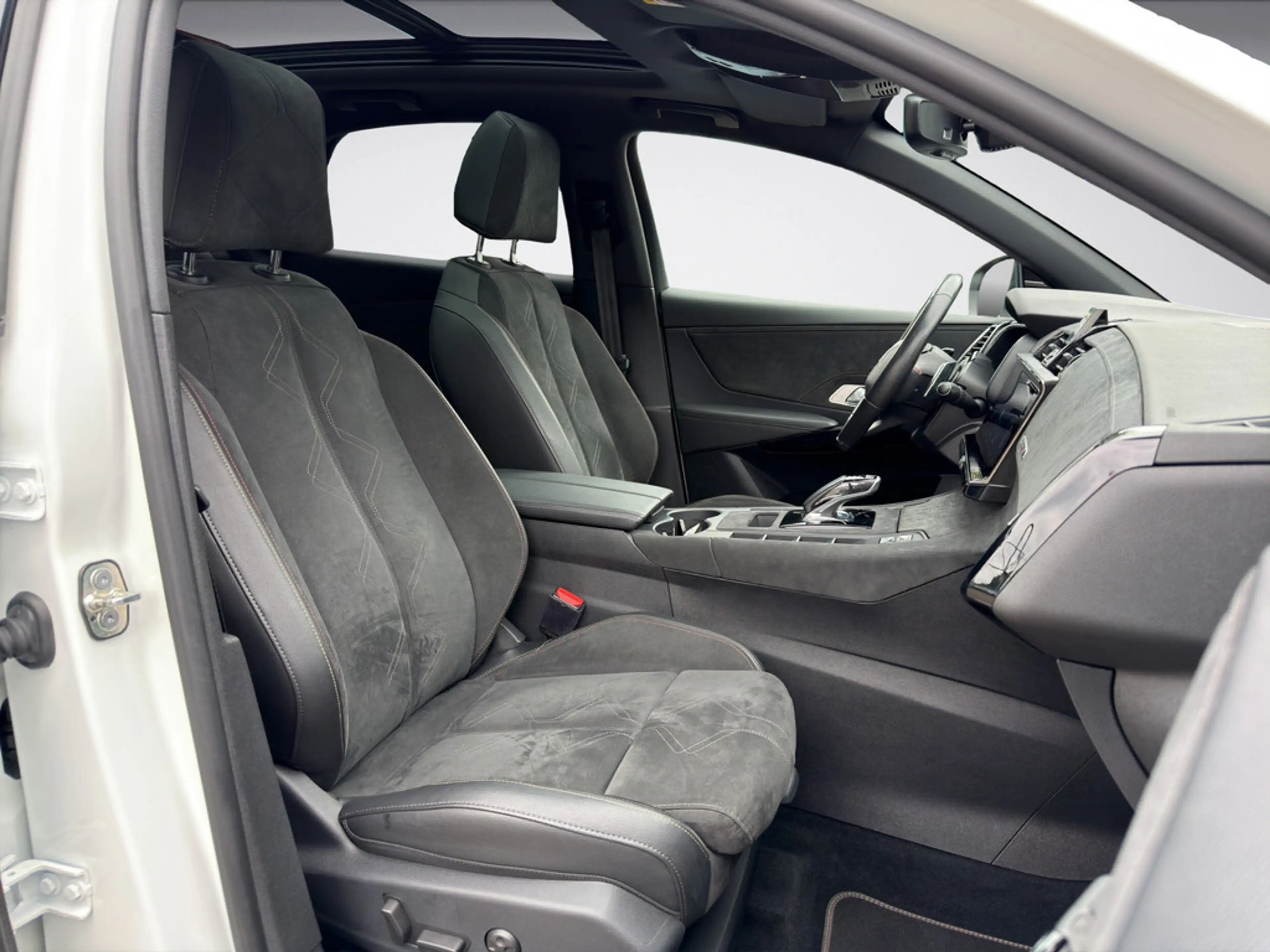 DS Automobiles DS 7 Crossback 225 E-Tense Performance Line + — photo 13