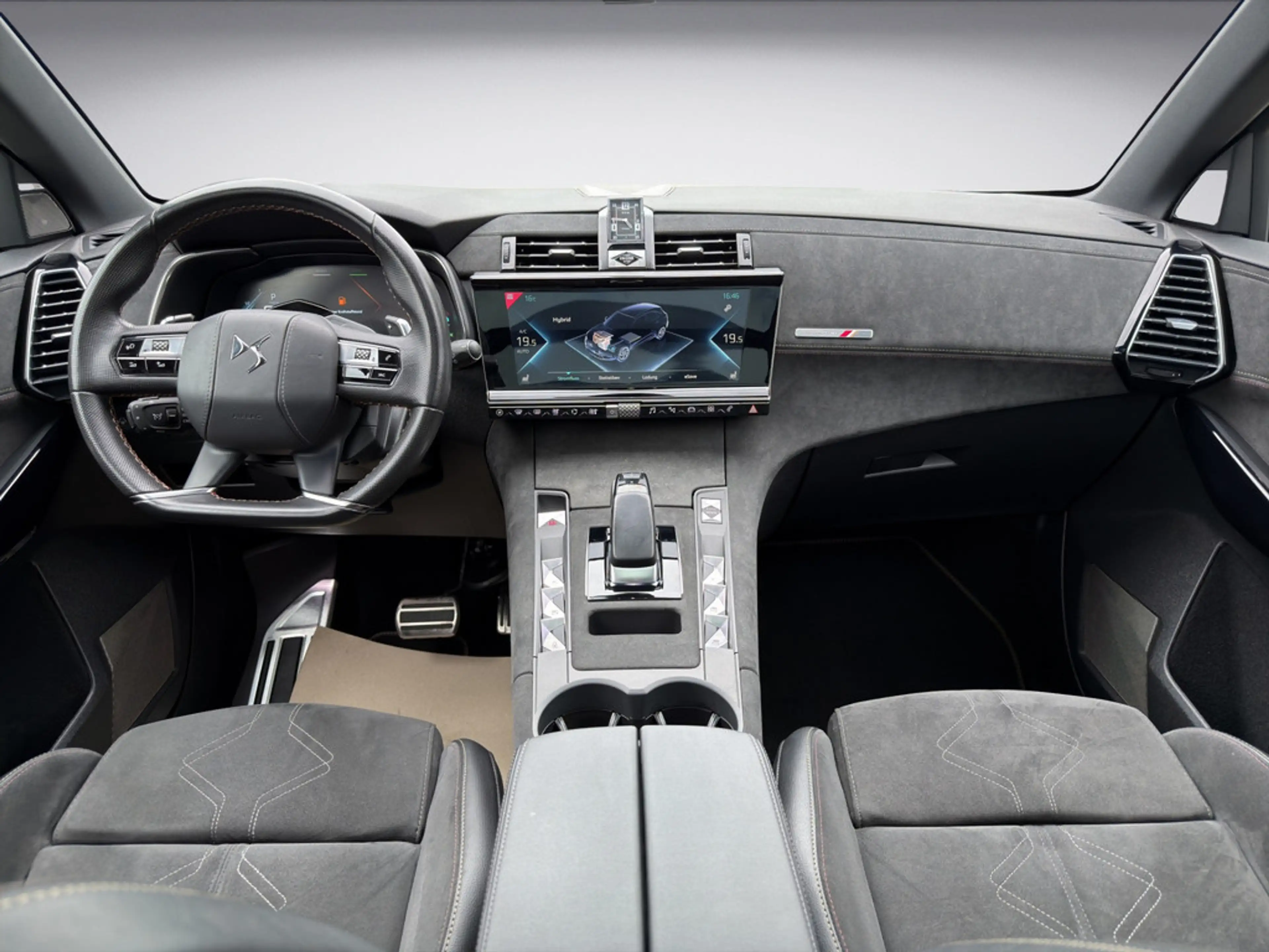 DS Automobiles DS 7 Crossback 225 E-Tense Performance Line + — photo 11