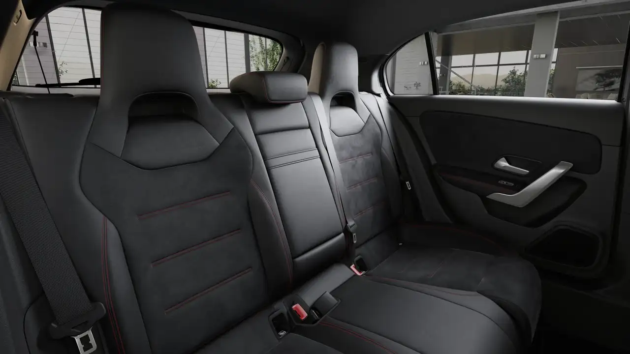 Mercedes-Benz A 180 Automatic AMG Line Advanced Plus 6