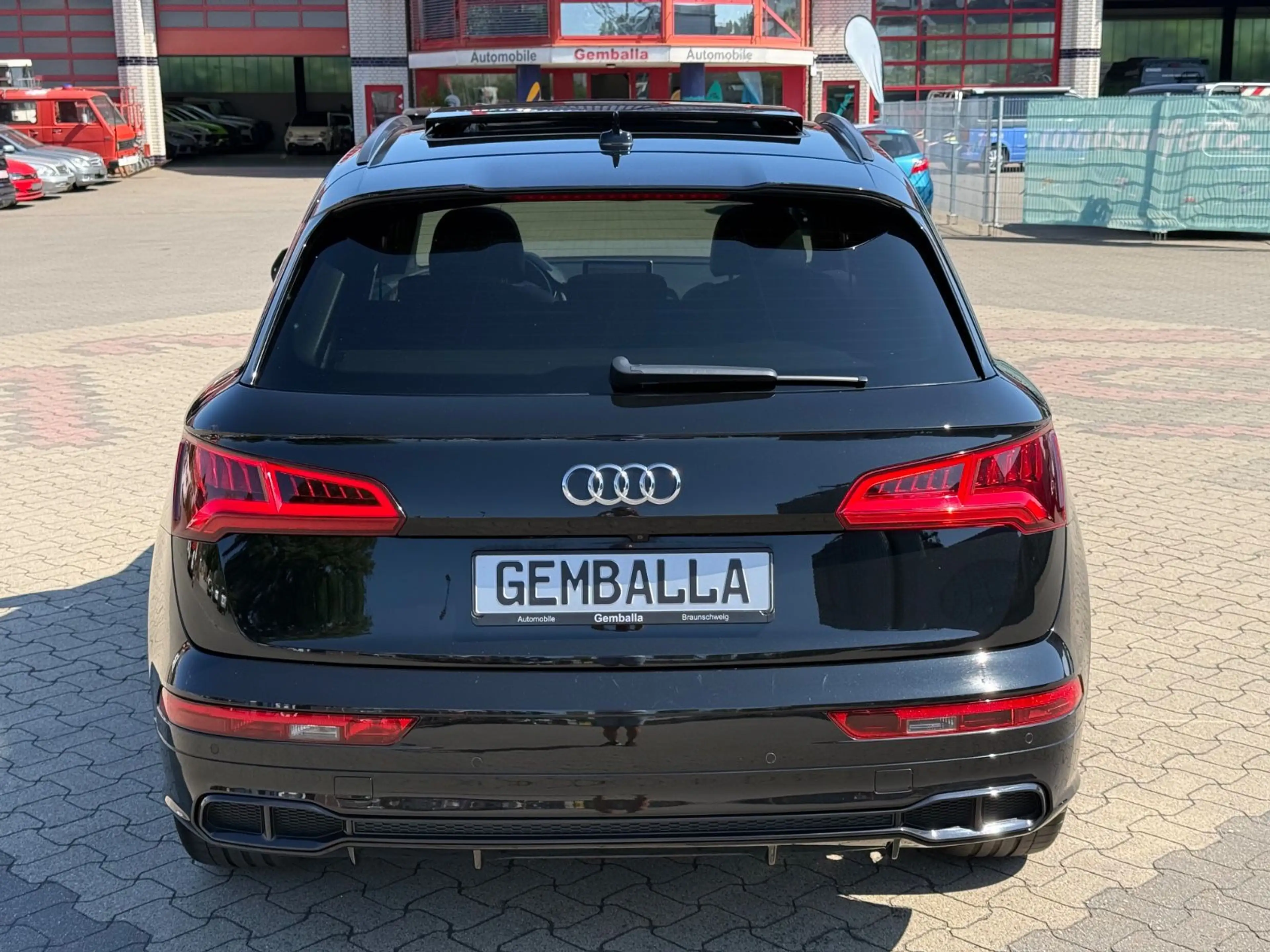 Audi SQ5 3.0 TDI BLACKLINE, PANORAMA, S-SITZE RAUTE — photo 9