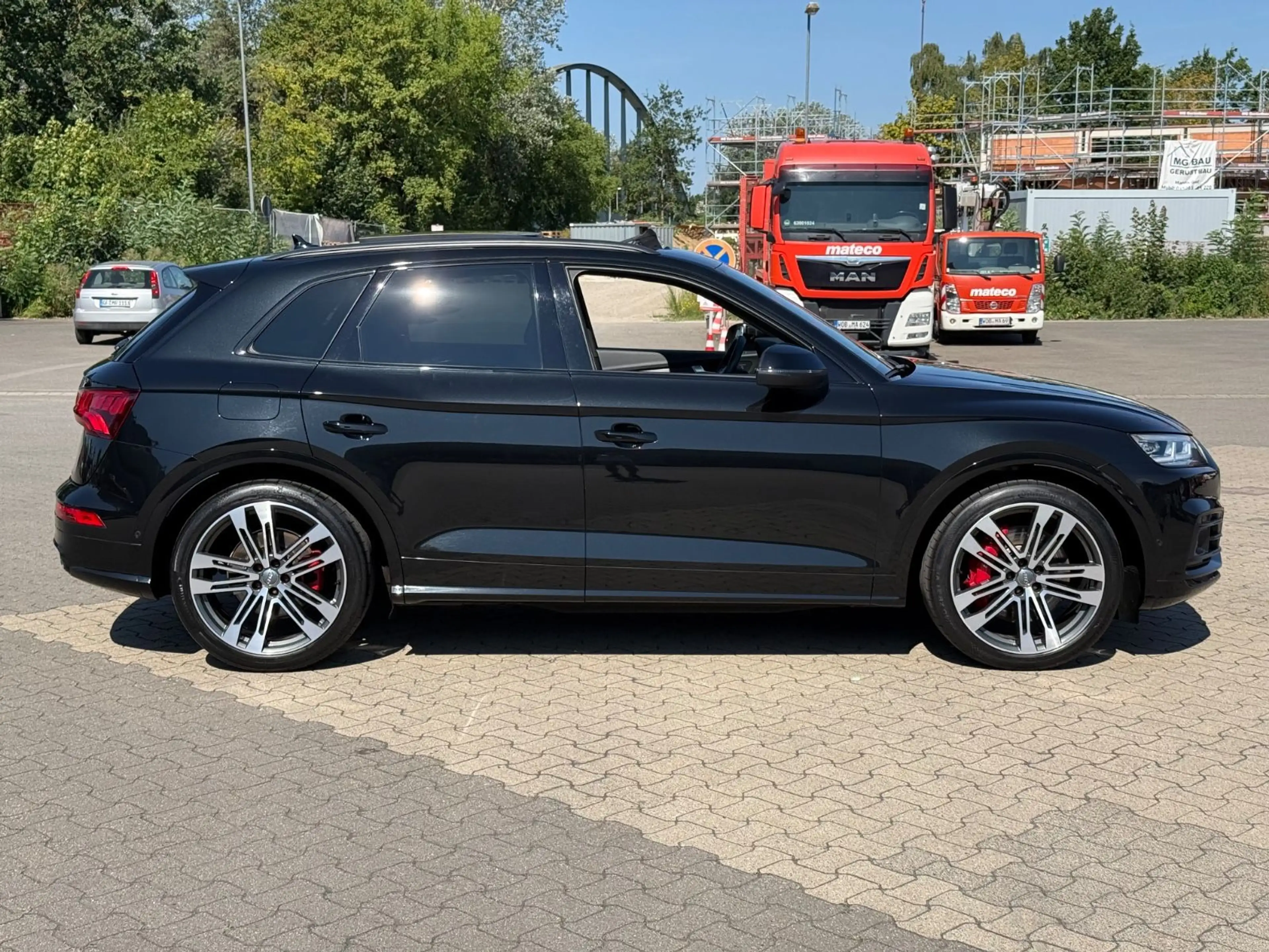 Audi SQ5 3.0 TDI BLACKLINE, PANORAMA, S-SITZE RAUTE — photo 11