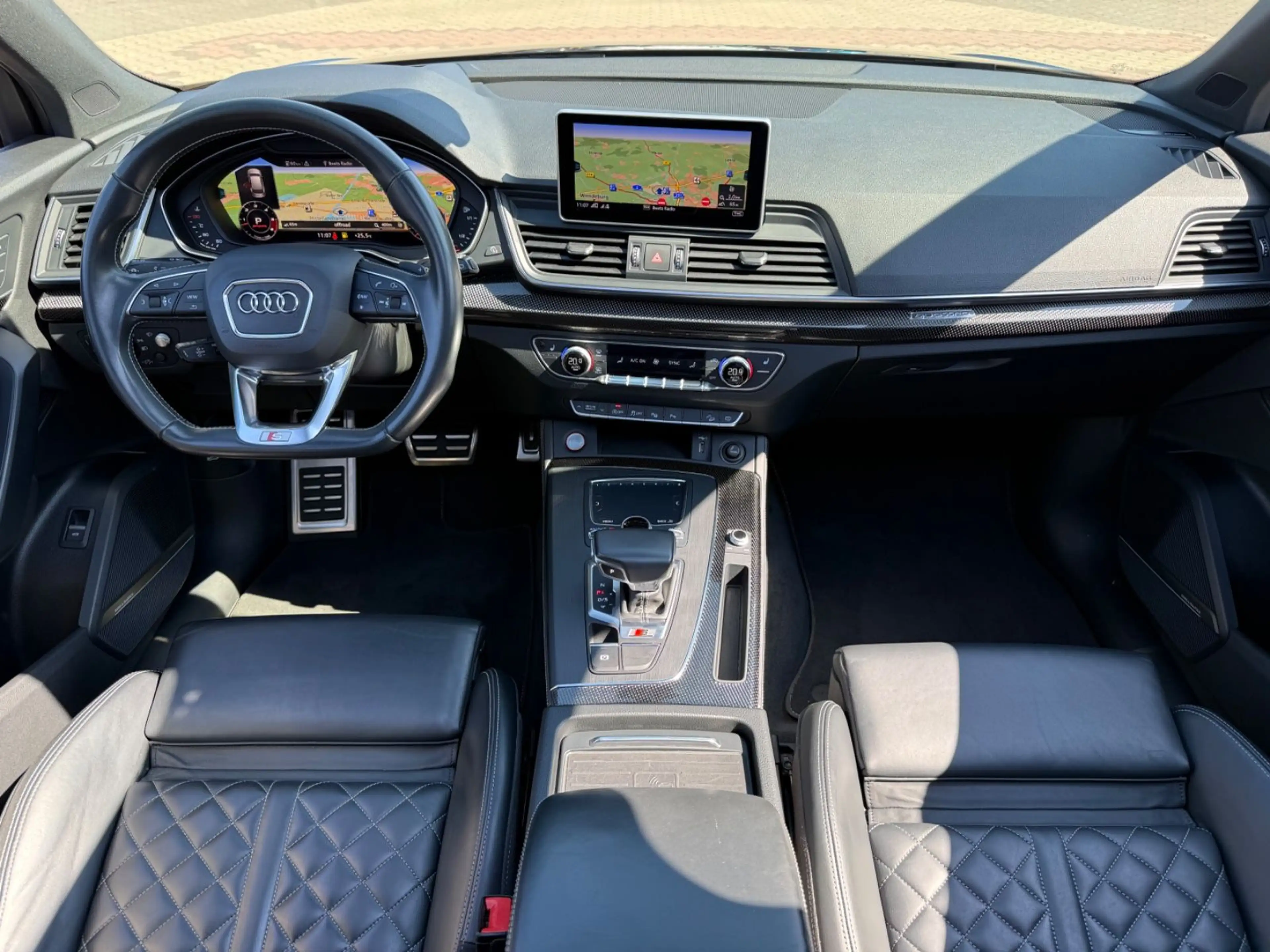 Audi SQ5 3.0 TDI BLACKLINE, PANORAMA, S-SITZE RAUTE — photo 2