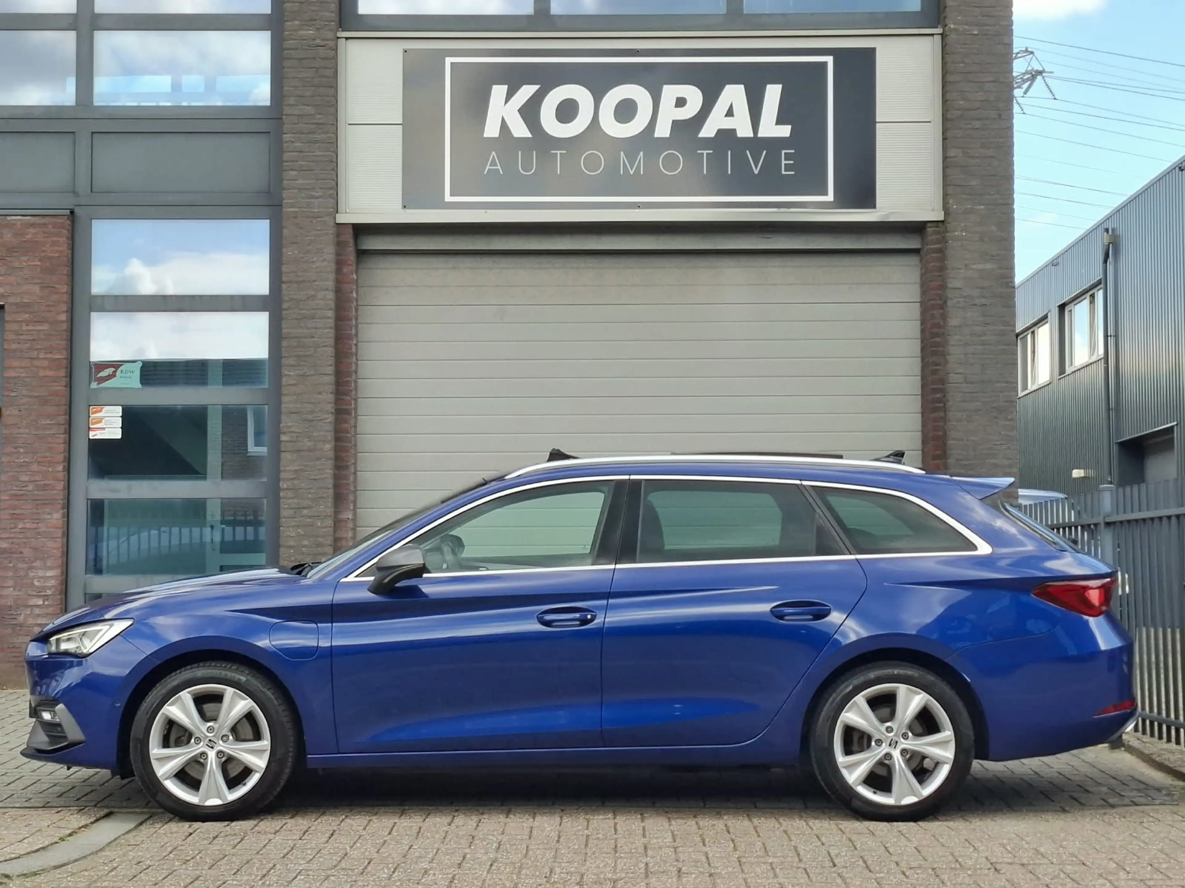 SEAT Leon e-Hybrid SPORTSTOURER 1.4 TSI eHybrid PHEV FR | Pano | ACC — photo 12