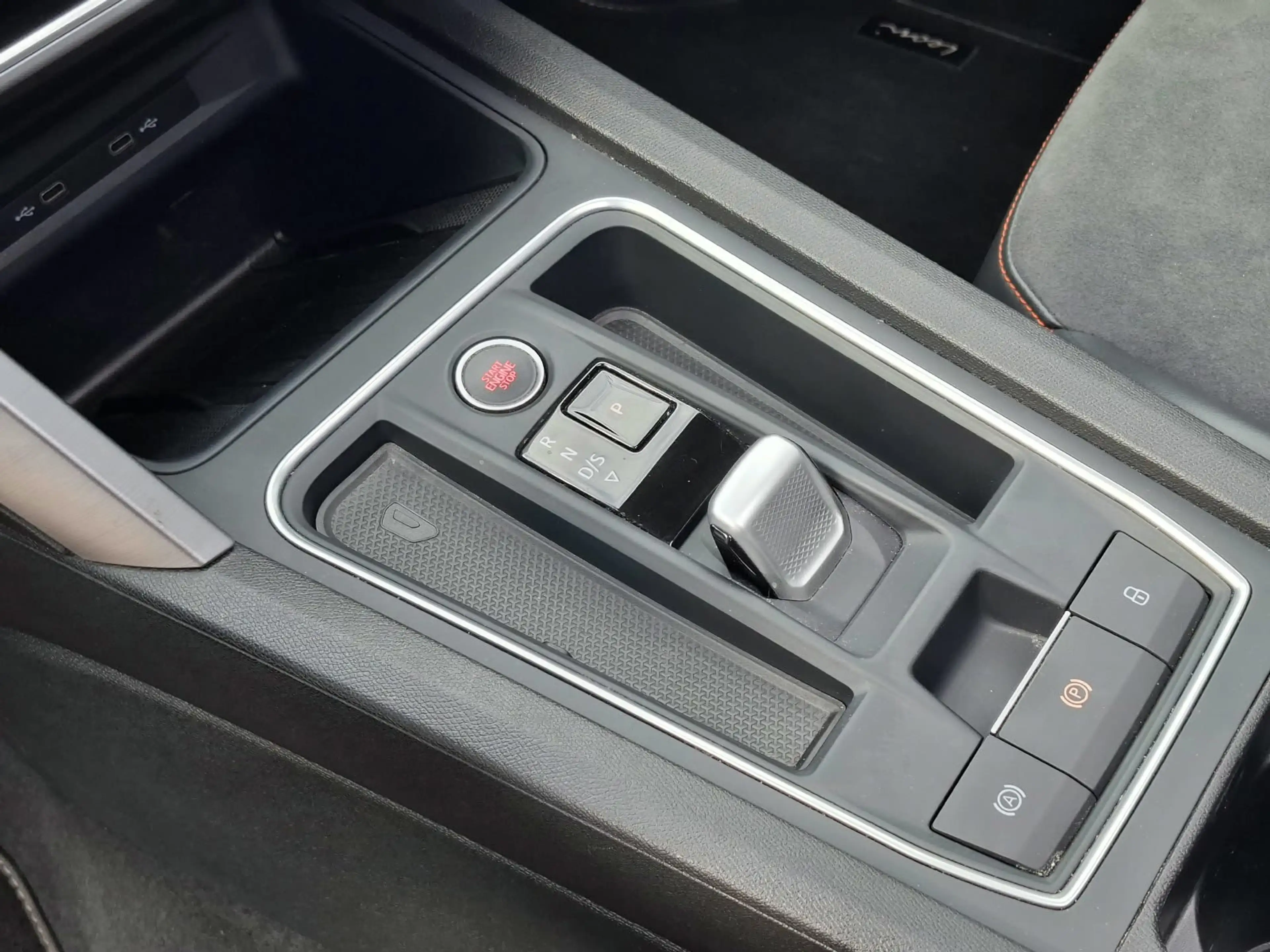 SEAT Leon e-Hybrid SPORTSTOURER 1.4 TSI eHybrid PHEV FR | Pano | ACC — photo 30