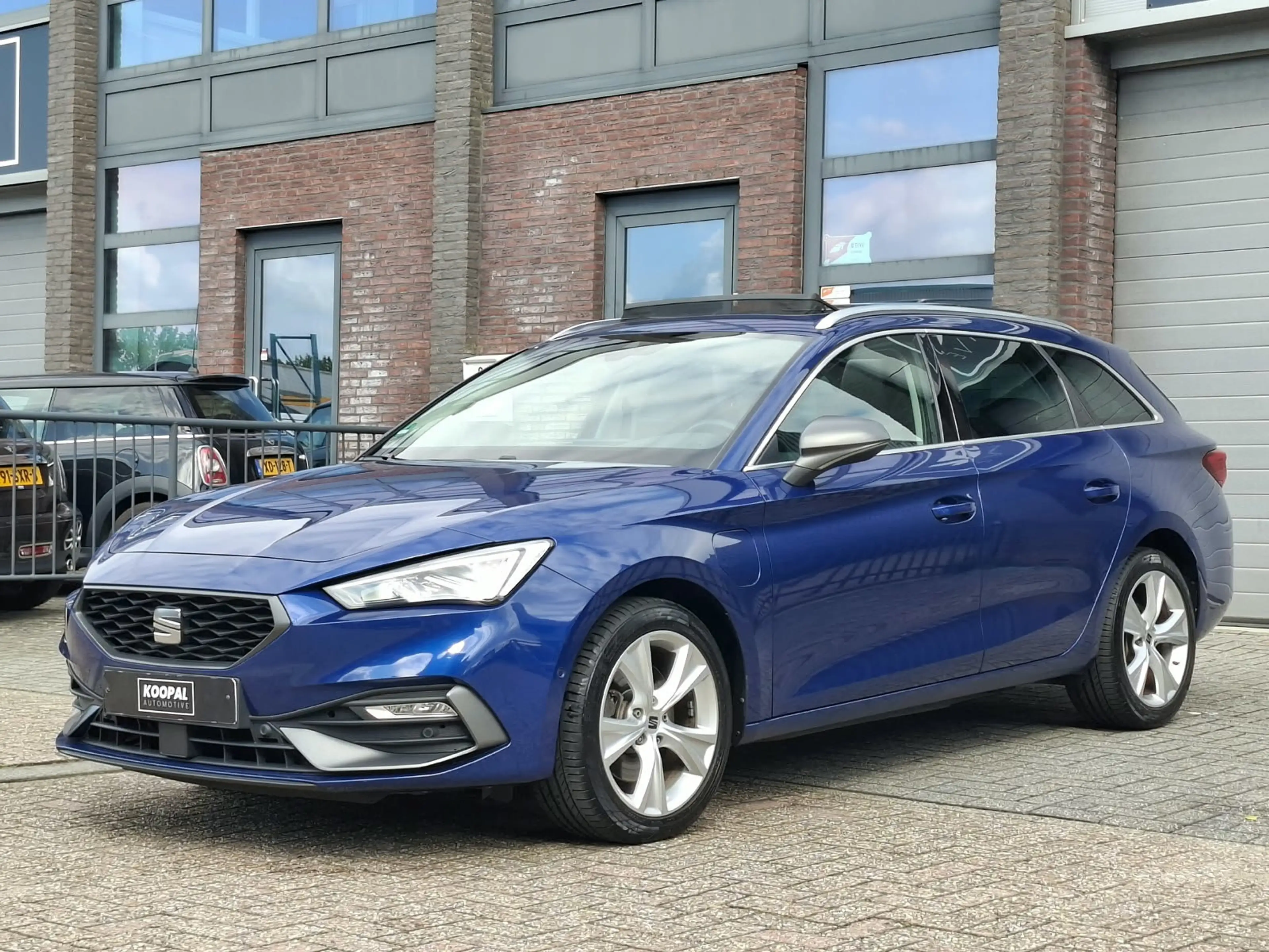 SEAT Leon e-Hybrid SPORTSTOURER 1.4 TSI eHybrid PHEV FR | Pano | ACC — photo 8